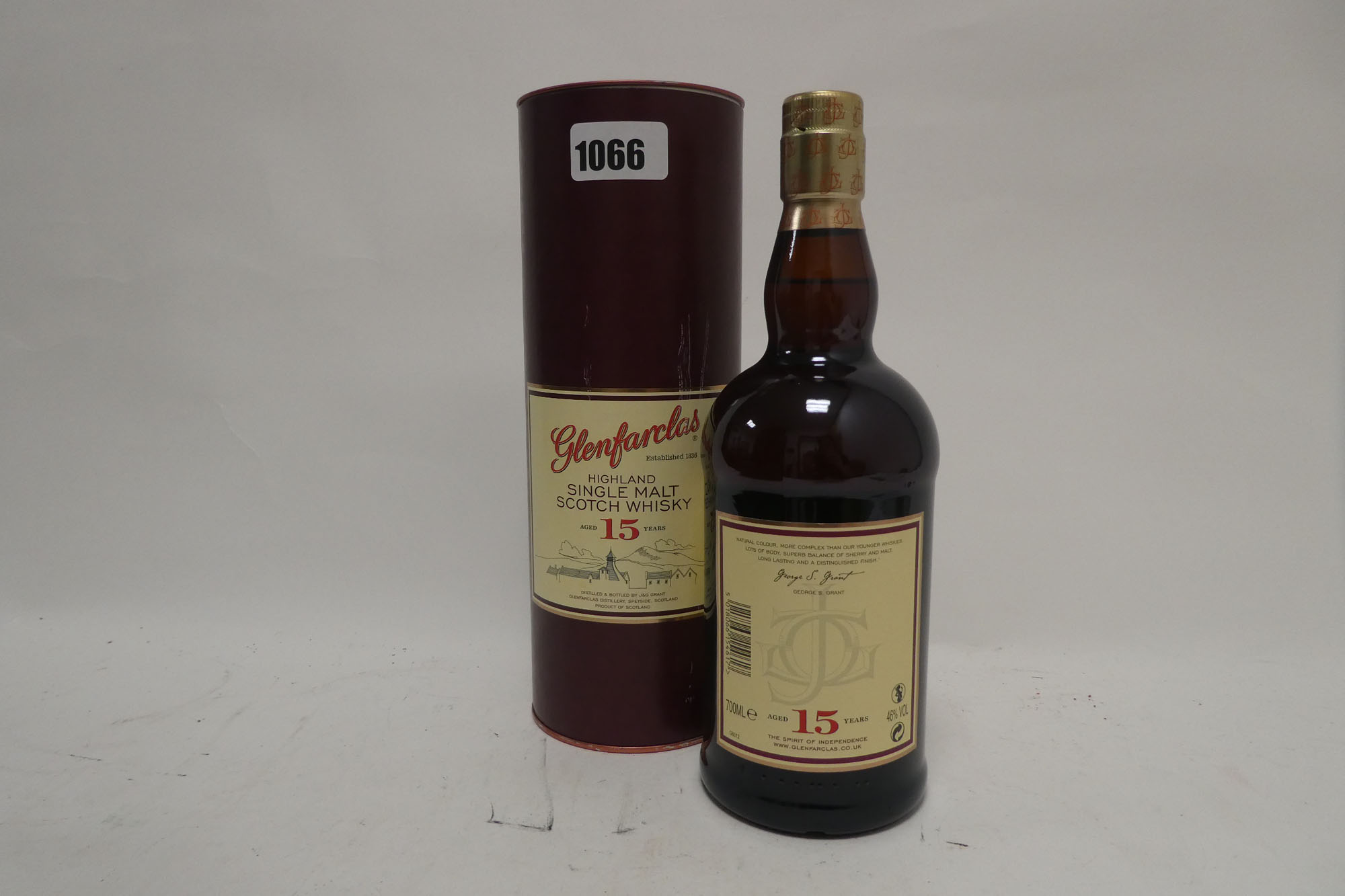 A bottle of Glenfarclas 15 year old Highland Single Malt Scotch Whisky with carton 70cl 46% - Image 2 of 2