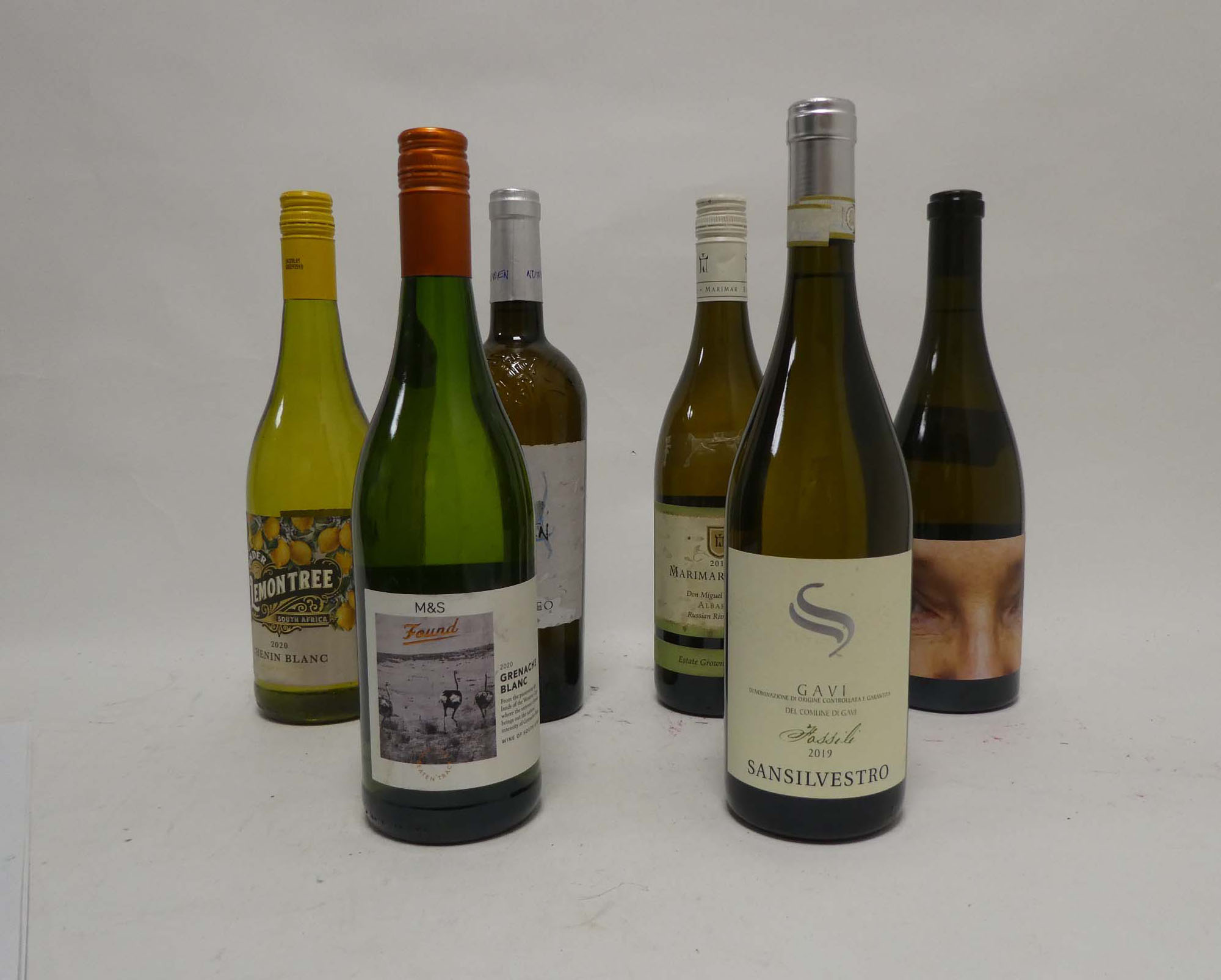 6 bottles white wines, 1x Fossili Del Comune di Gavi 2019 Sansilvestro Gavi,