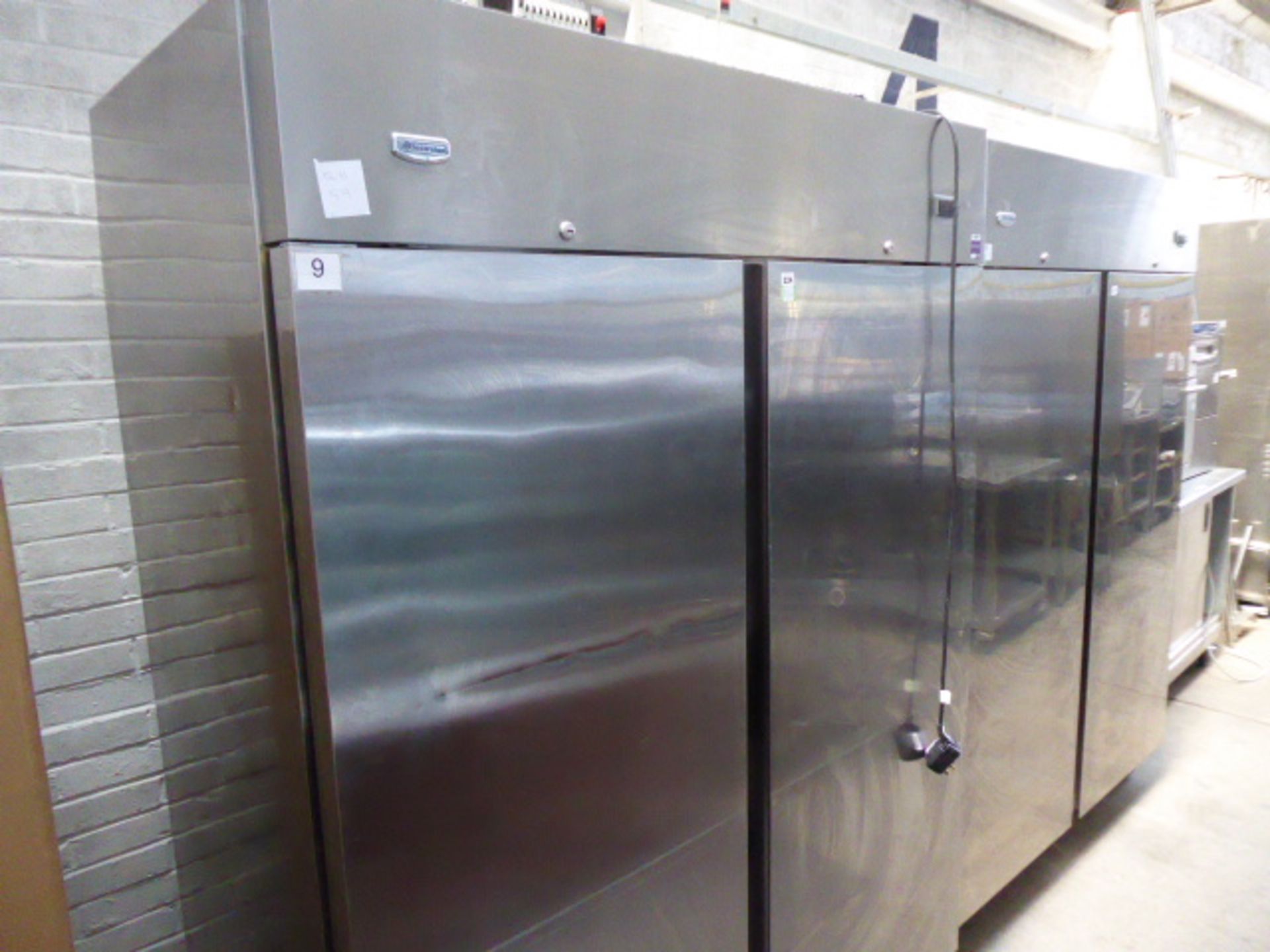 (TN5) - 142cm Electrolux RS13FX42FG 2 door freezer