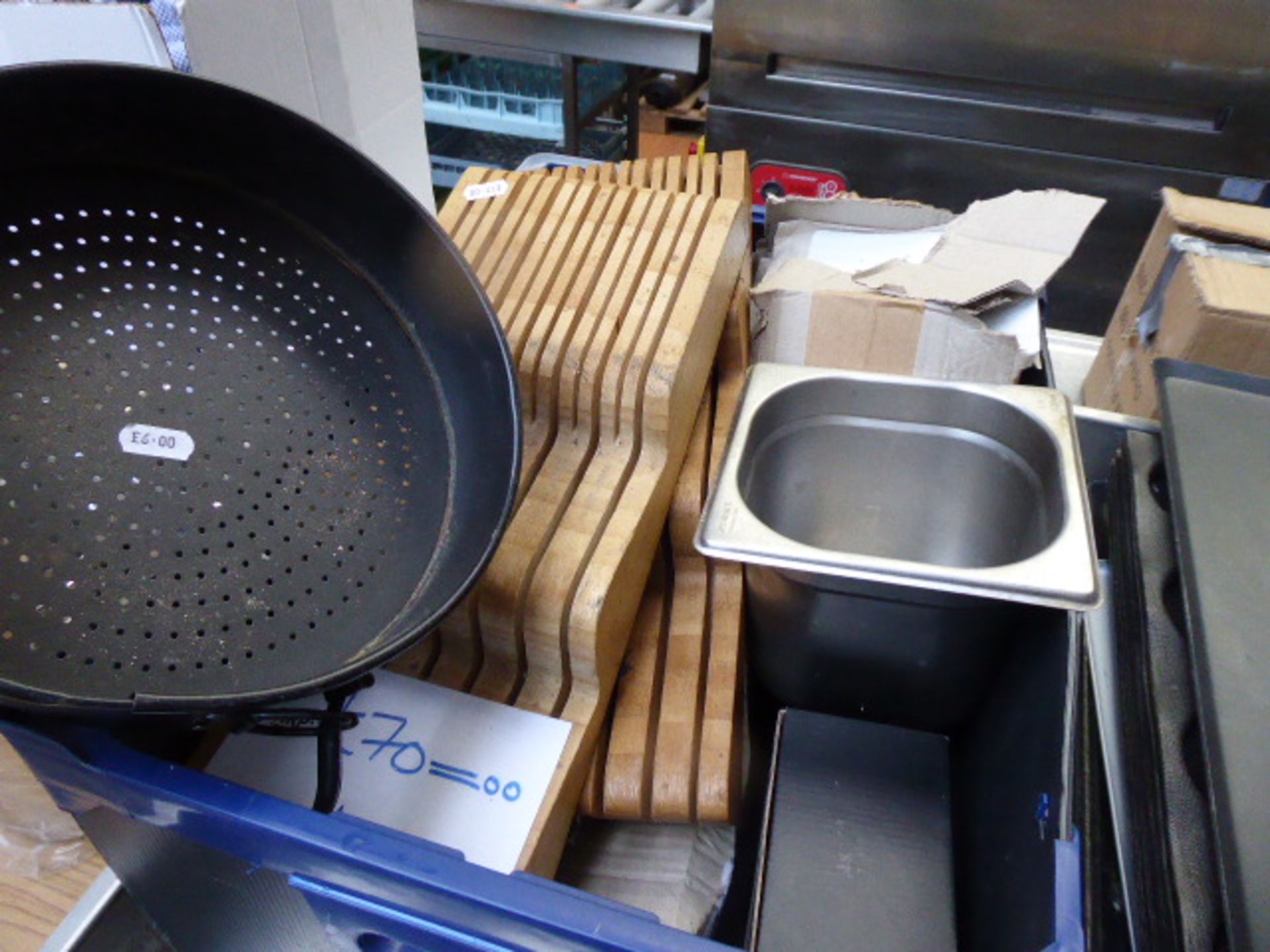 Box containing assorted items incl. knife racks, stainless steel cake tins etc.