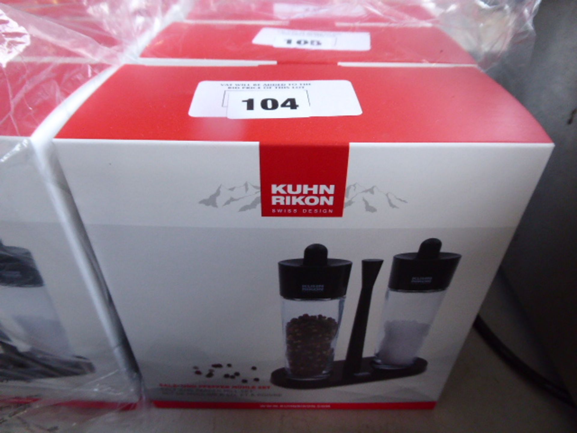 (445) 2 Kuhn Rikon salt and pepper mill sets