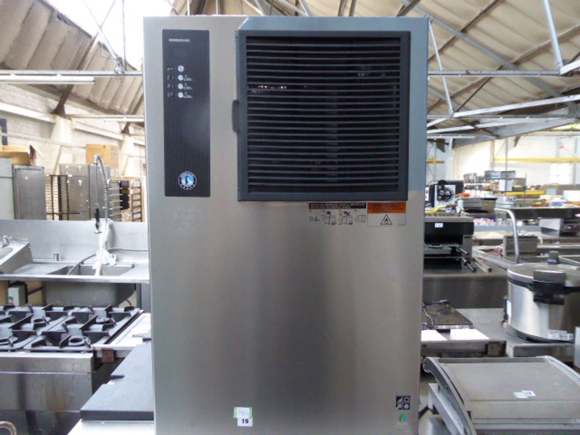 (TN13) - 80cm Hoshizaki IM-240ANE free standing ice machine with large ice dump - Image 2 of 4