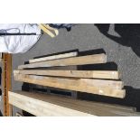 6x various sized fence posts