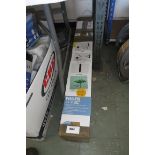 (1041) Boxed Barbantia wall mounted washing line