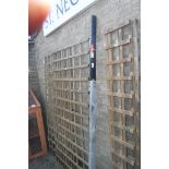 10 metal fencing stakes