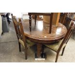 (2038) Victorian mahogany circular dining table (missing one caster)