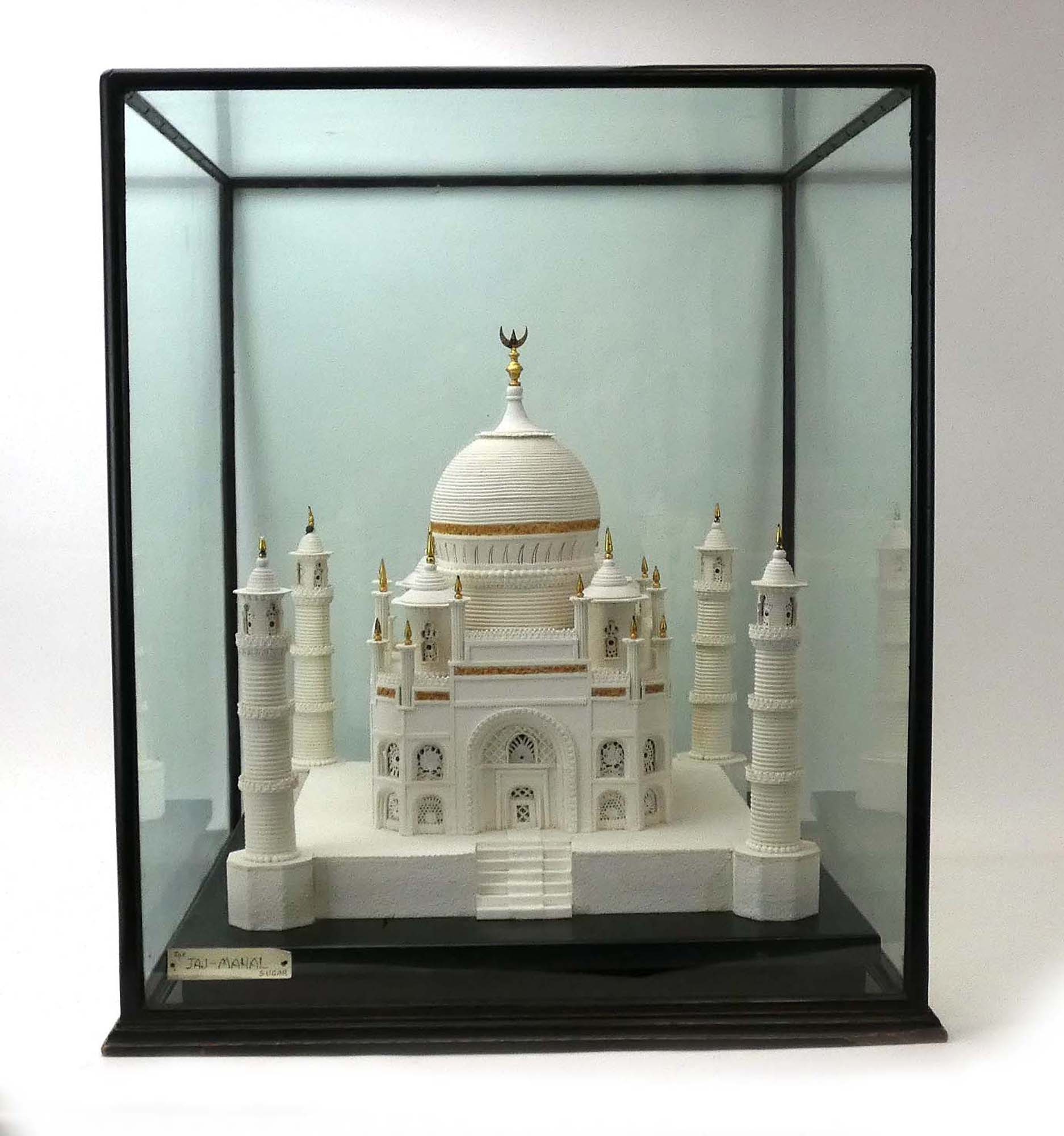 An ebonised and five-glass case containing a model of the Taj Mahal constructed from sugar with - Image 2 of 5