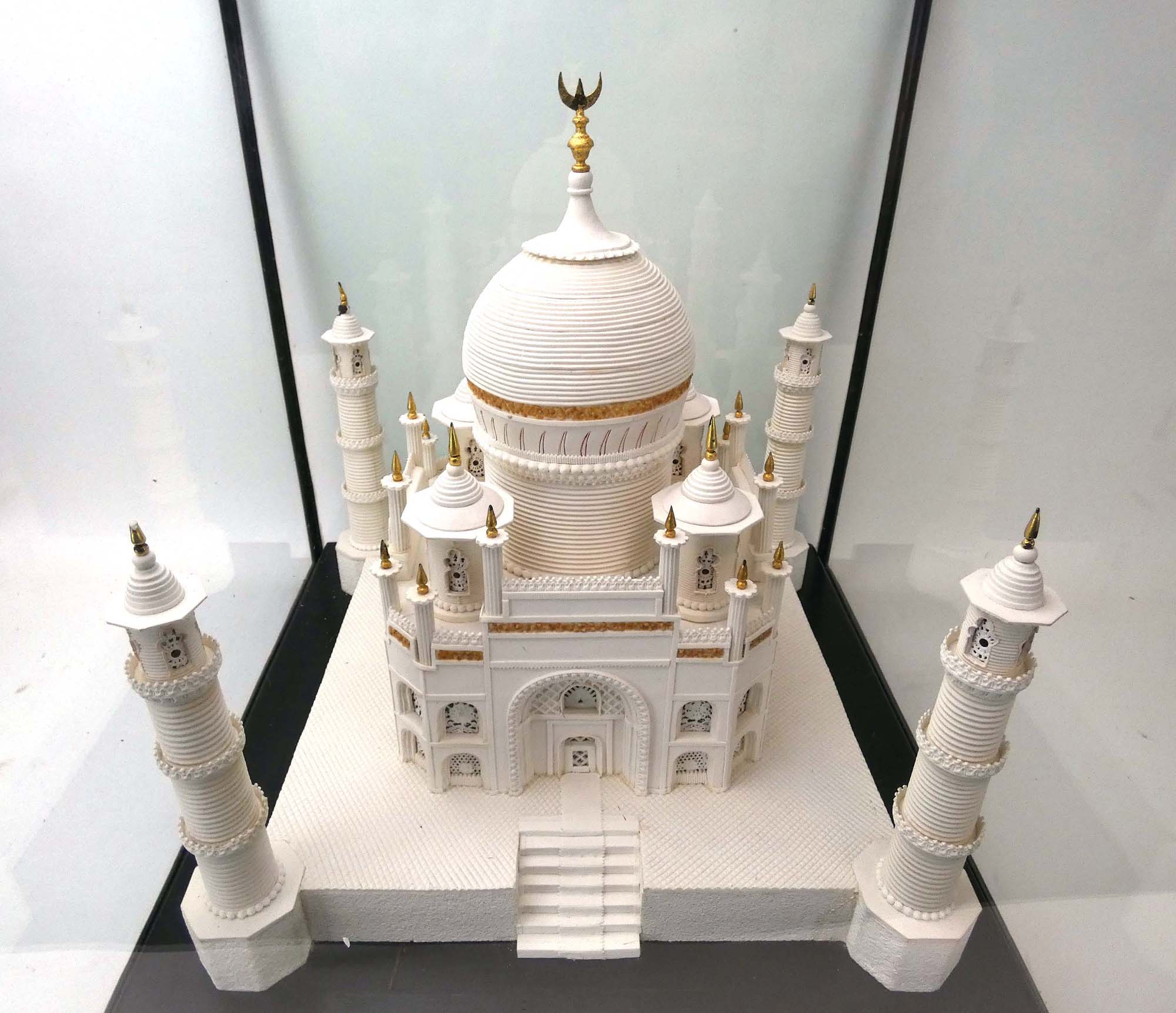 An ebonised and five-glass case containing a model of the Taj Mahal constructed from sugar with - Image 5 of 5