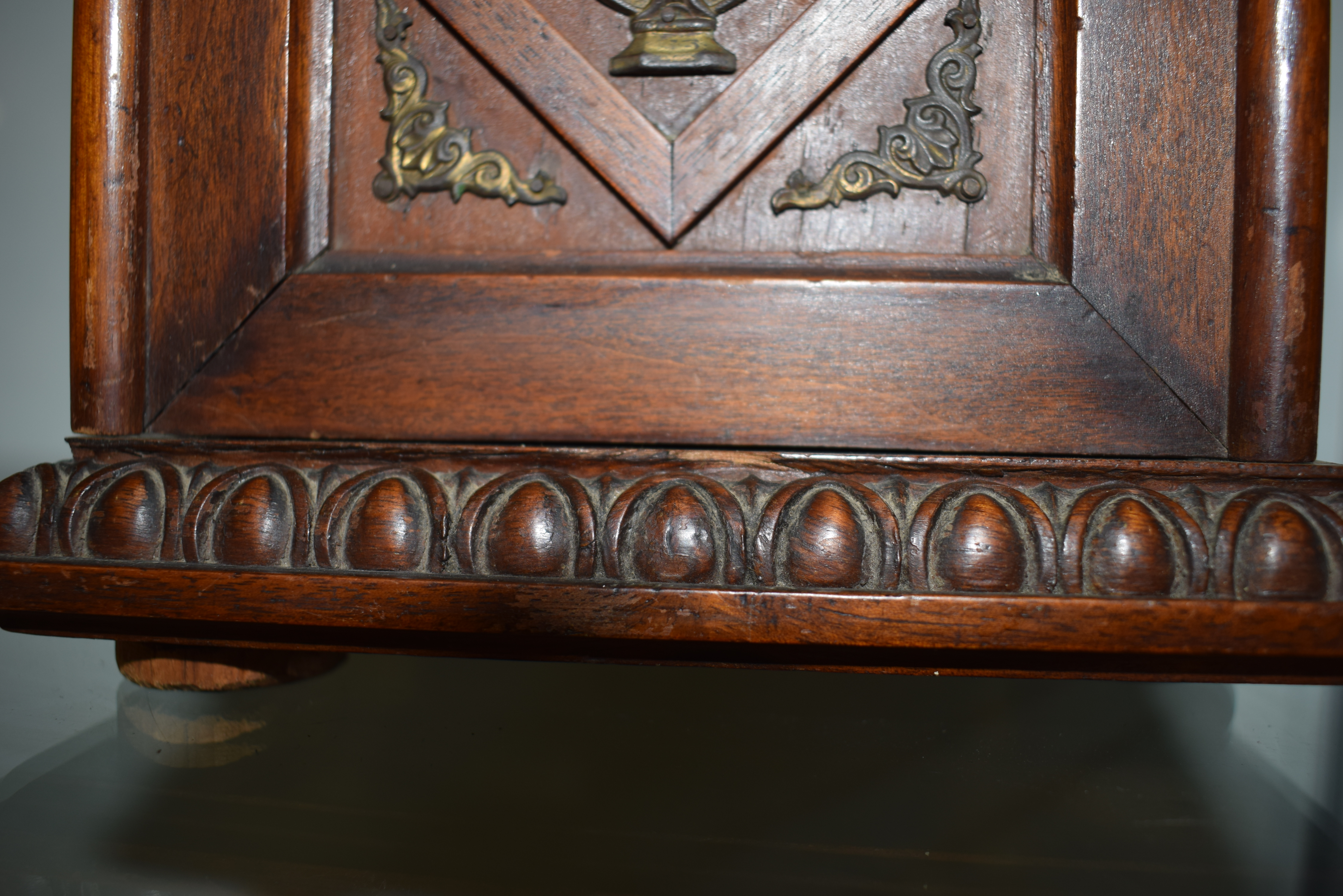 A late 19th century German oak cased polyphone mantel clock, DRP 126993, h. - Image 9 of 9