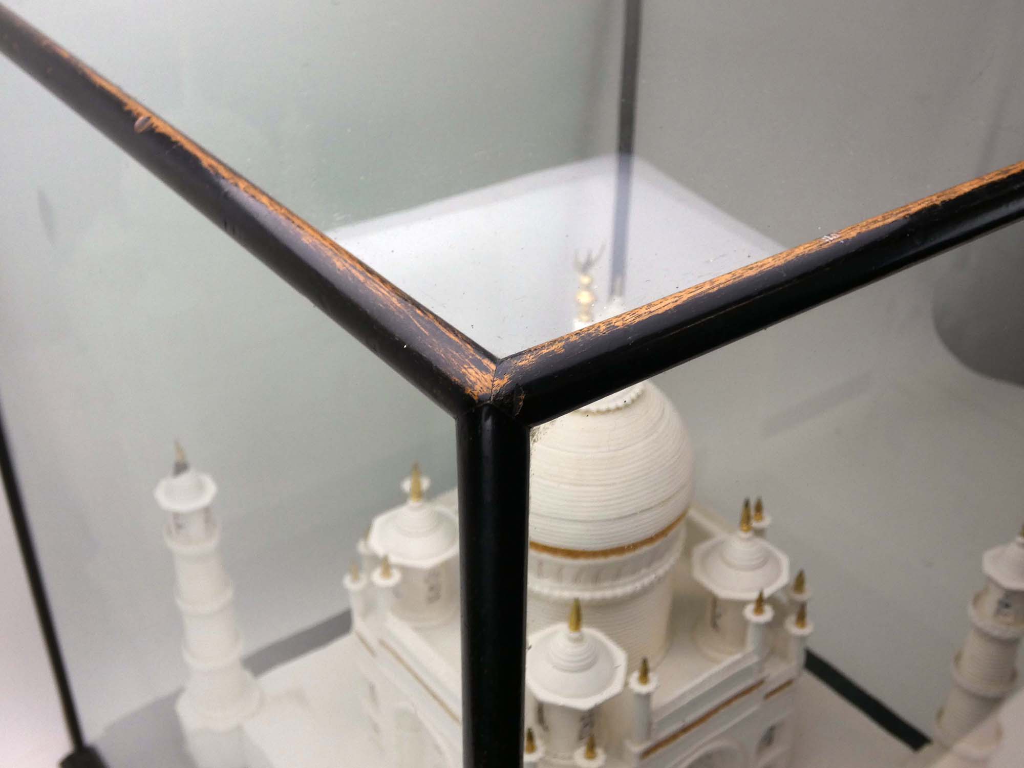 An ebonised and five-glass case containing a model of the Taj Mahal constructed from sugar with - Image 4 of 5