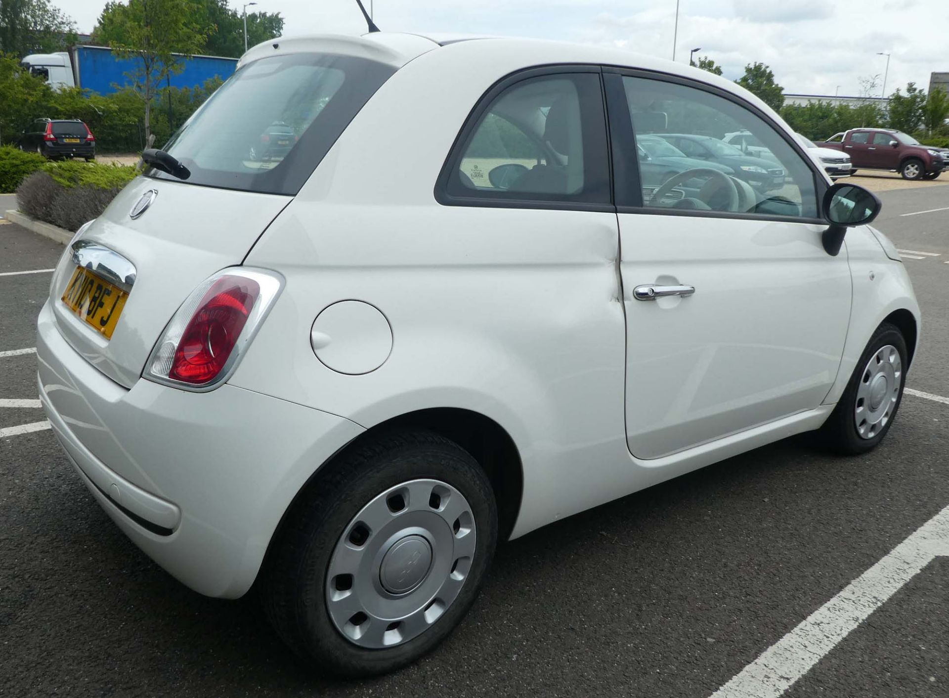 Fiat 500 Pop in white, registration plate KY10 BFJ, first registered 31.07.2010, 3 door hatchback, - Image 4 of 10