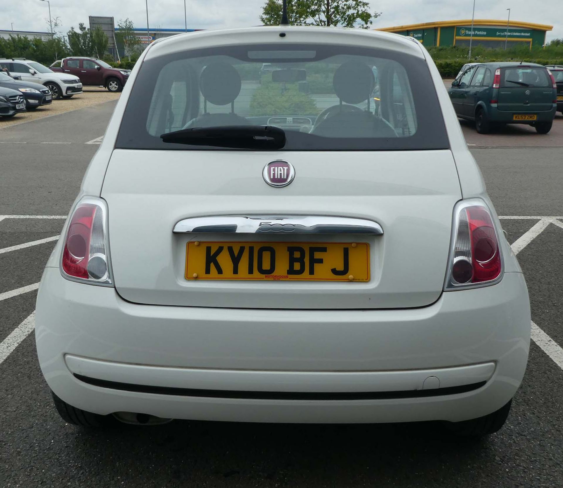 Fiat 500 Pop in white, registration plate KY10 BFJ, first registered 31.07.2010, 3 door hatchback, - Image 9 of 10