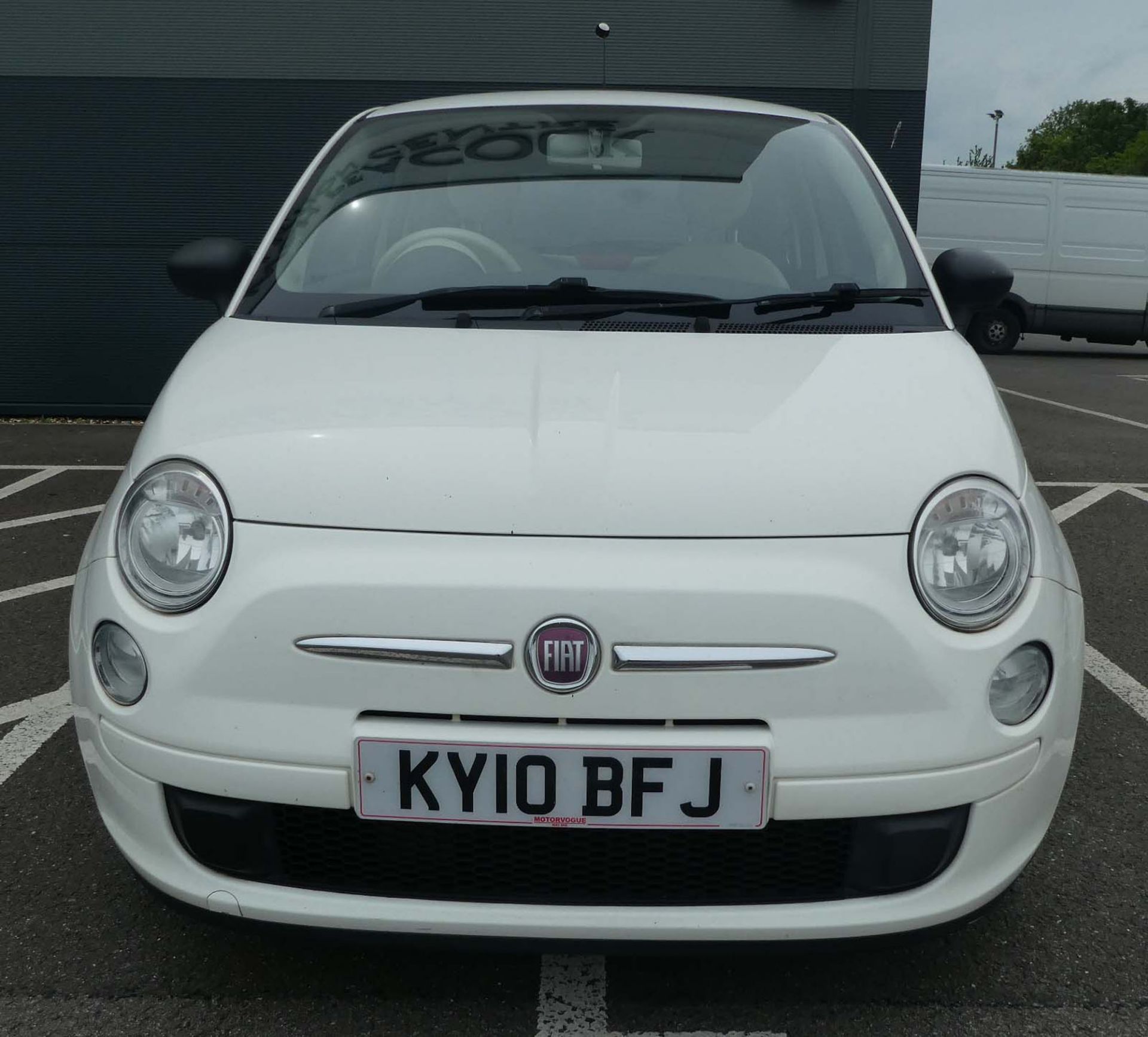 Fiat 500 Pop in white, registration plate KY10 BFJ, first registered 31.07.2010, 3 door hatchback, - Image 6 of 10