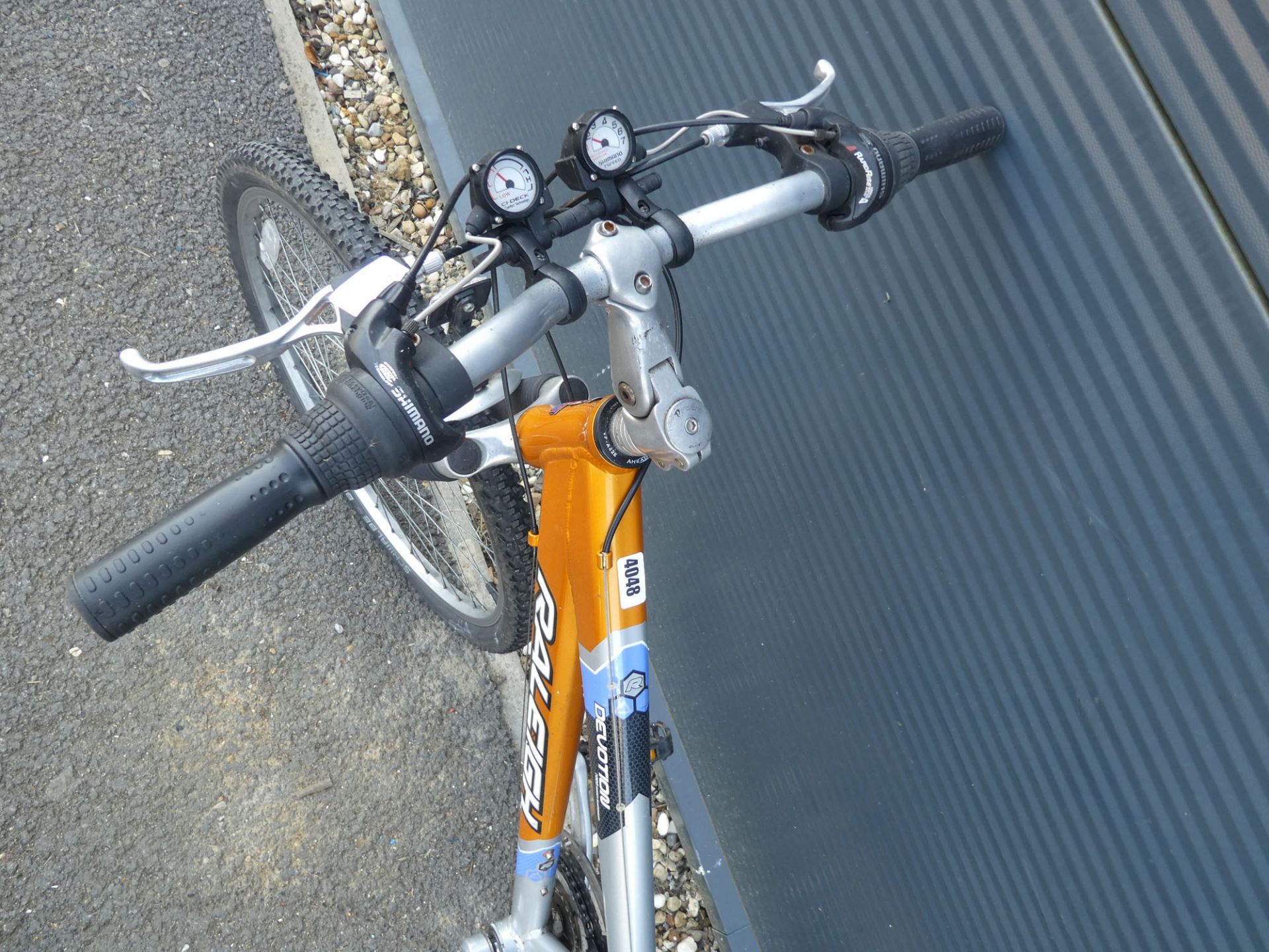 Raleigh orange and silver mountain bike - Image 2 of 2