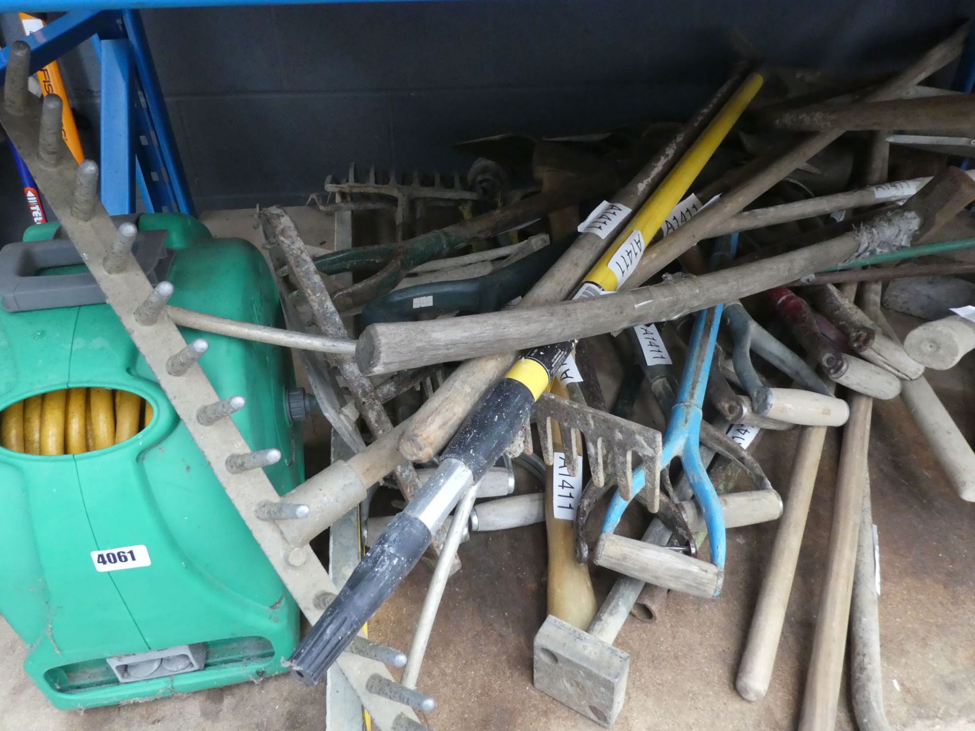 Large bay of assorted tools including hoes, shovels, forks, pickaxes, rakes, hosepipe, hosereel - Image 2 of 2