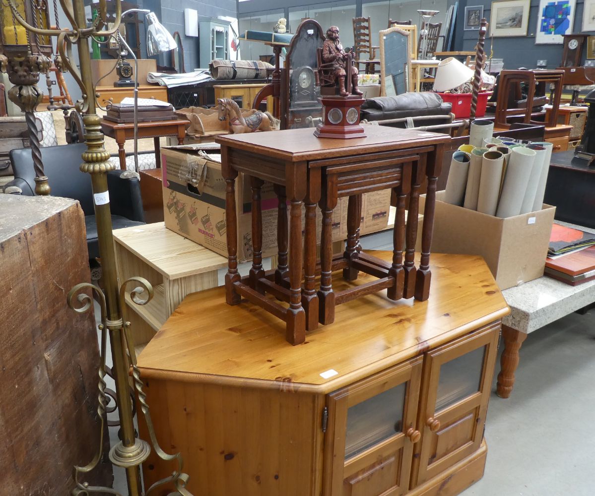 Saleroom 5 Furniture & Effects