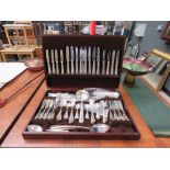 Cased canteen of cutlery