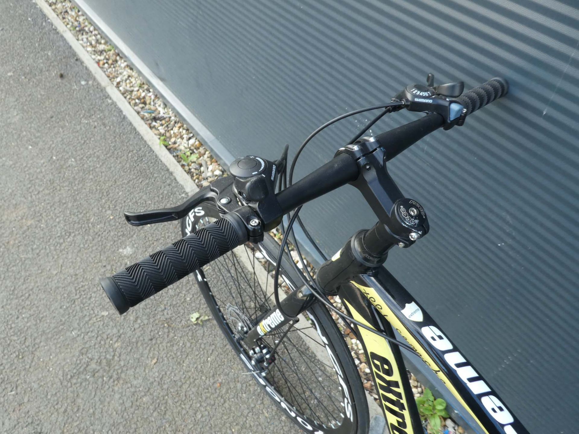 Extreme black and yellow town bike - Image 2 of 2