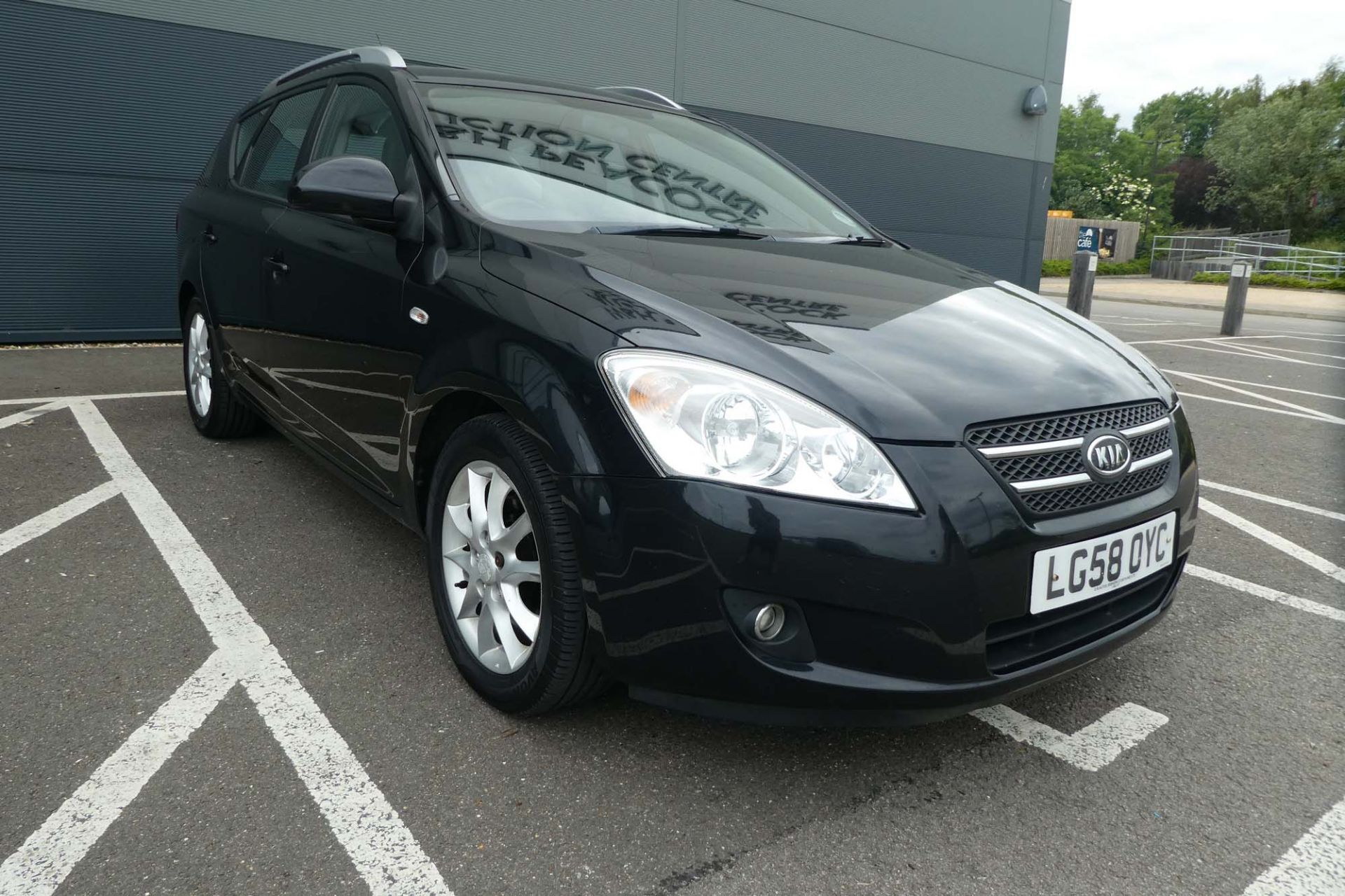 LG58 OYZ (2008) Kia Ceed, diesel in black MOT: August 2021