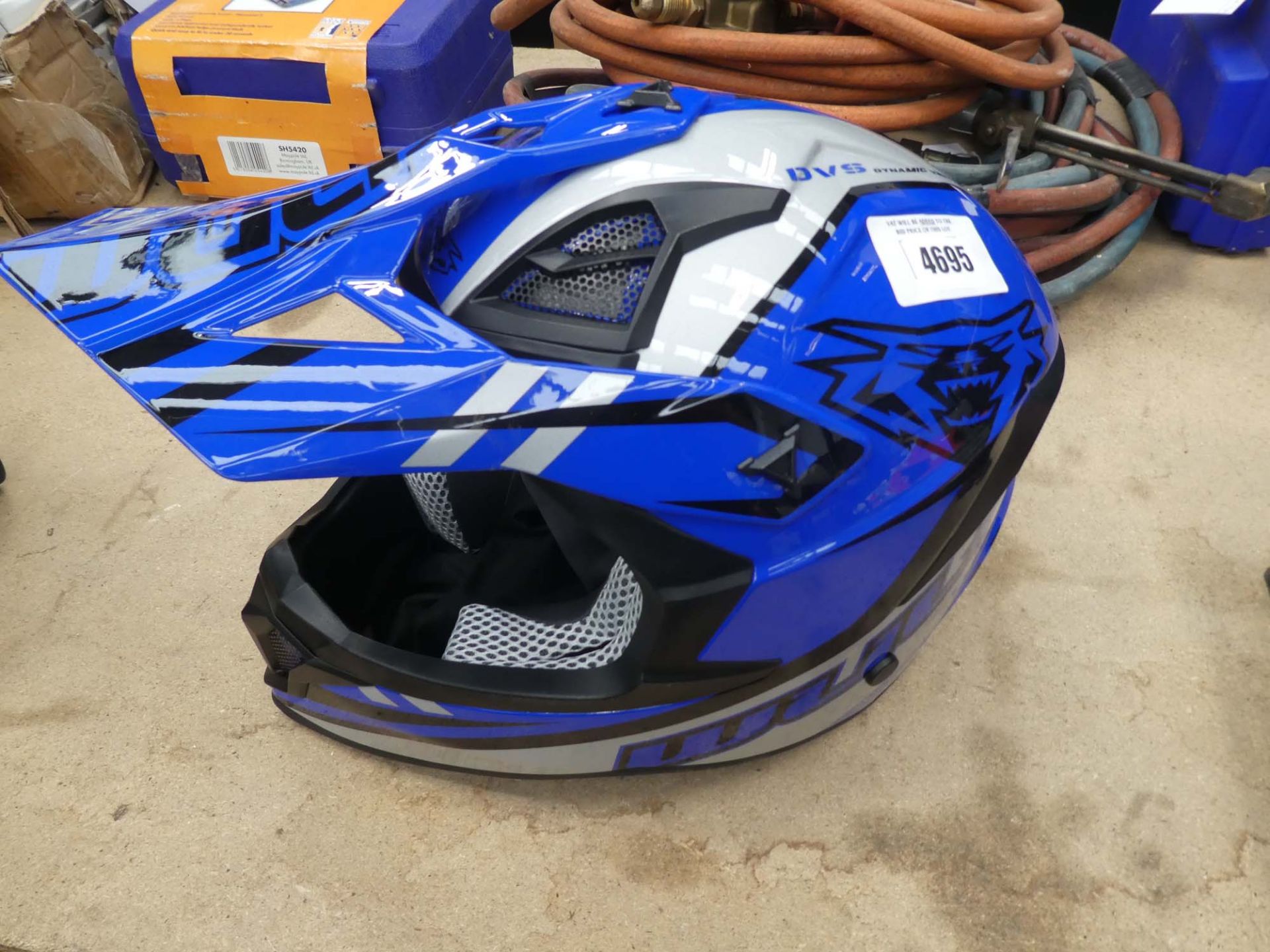 Wulf Race Series motorbike helmet