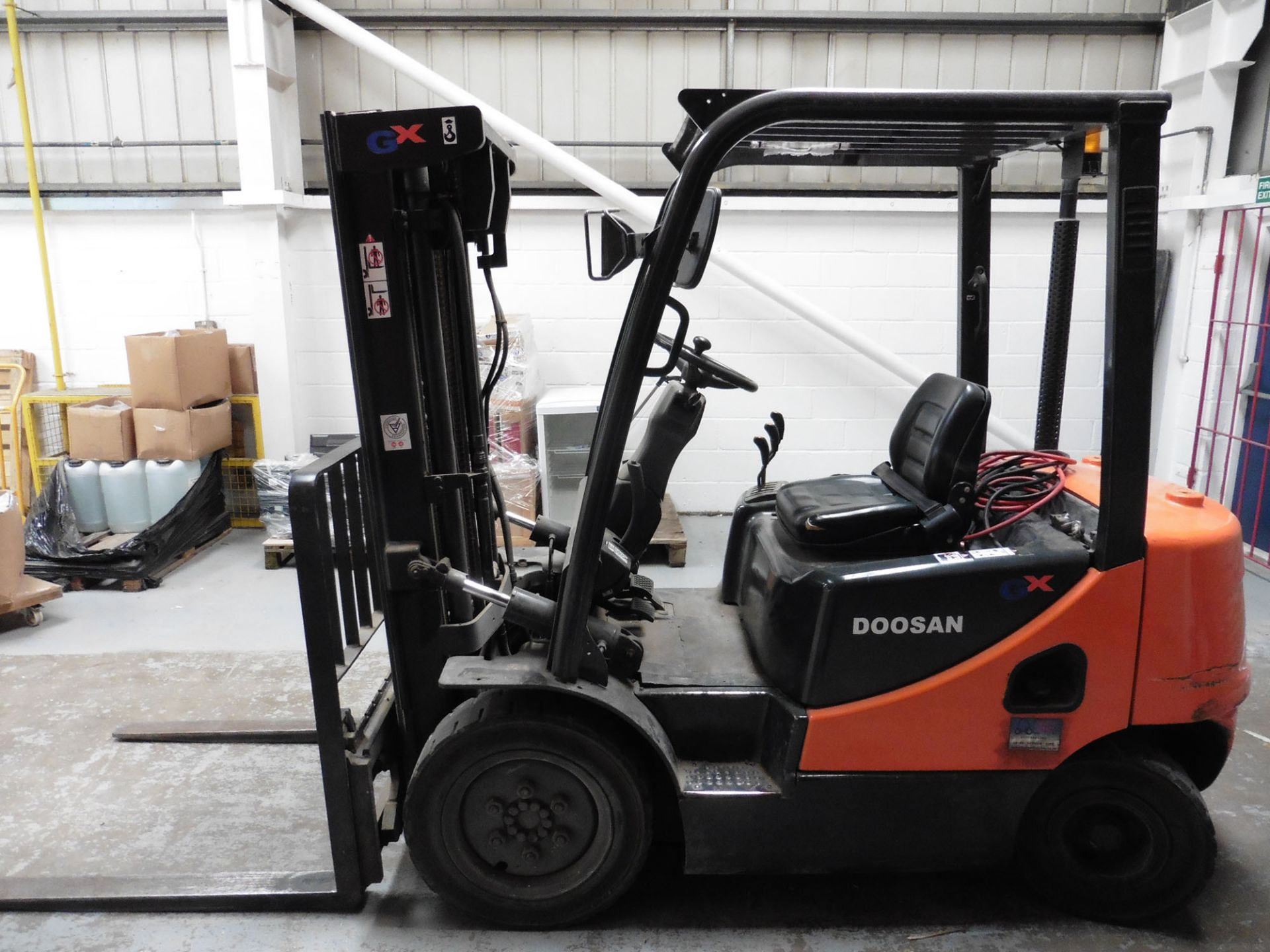 Doosan D25 S Diesel engine 2.5 tonne Forklift truck with triple free lift mast & side shift Year