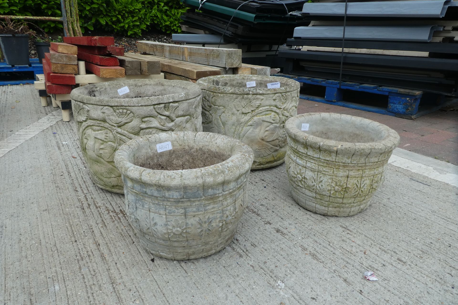 2 large and 2 small pots