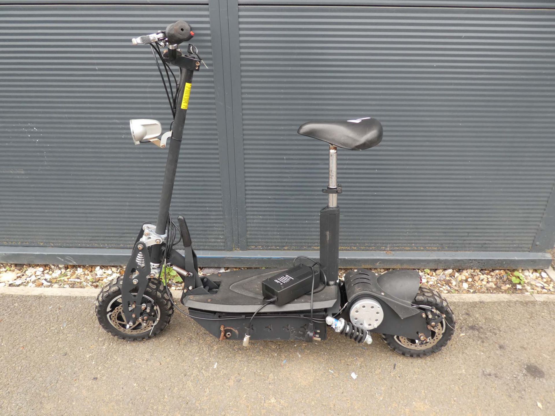 Jing Cheng electric scooter with charger