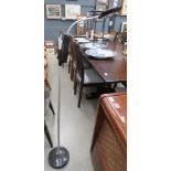 Adjustable floor lamp