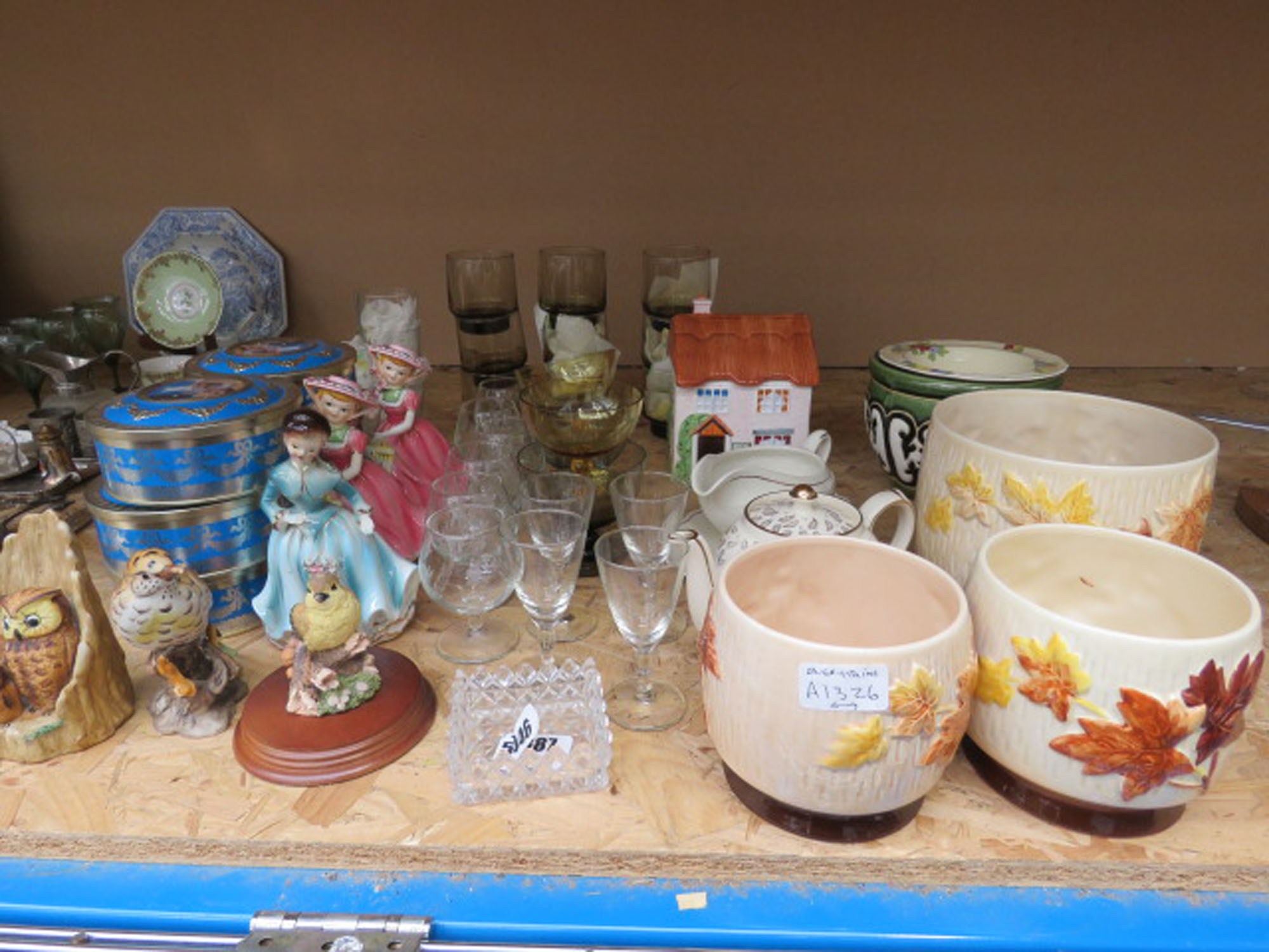 5387 Commemorative tins, ornamental birds, figures of ladies, tumblers and other glassware, milk