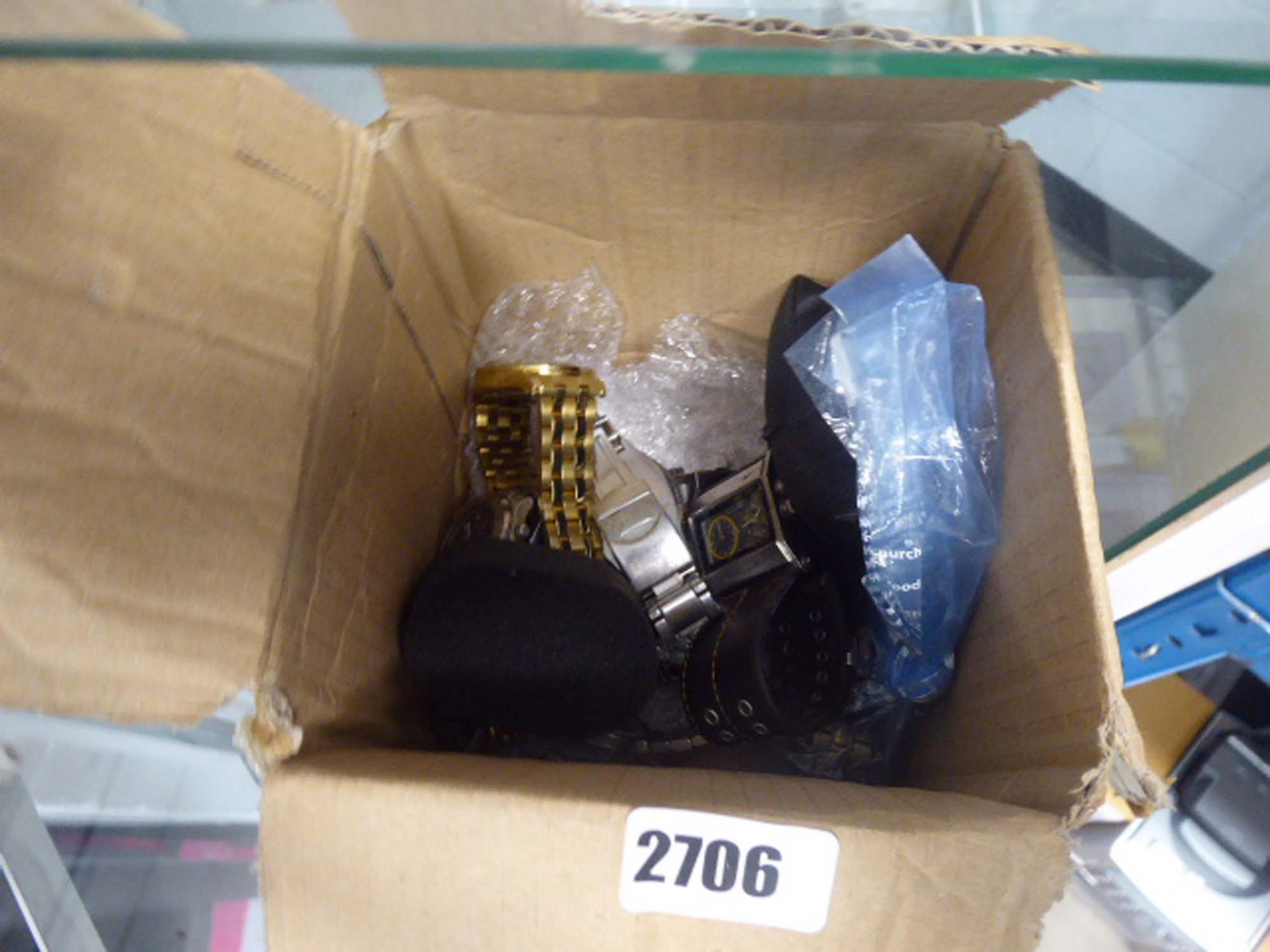 Box containing various loose wristwatches to include Sekonda and Seiko