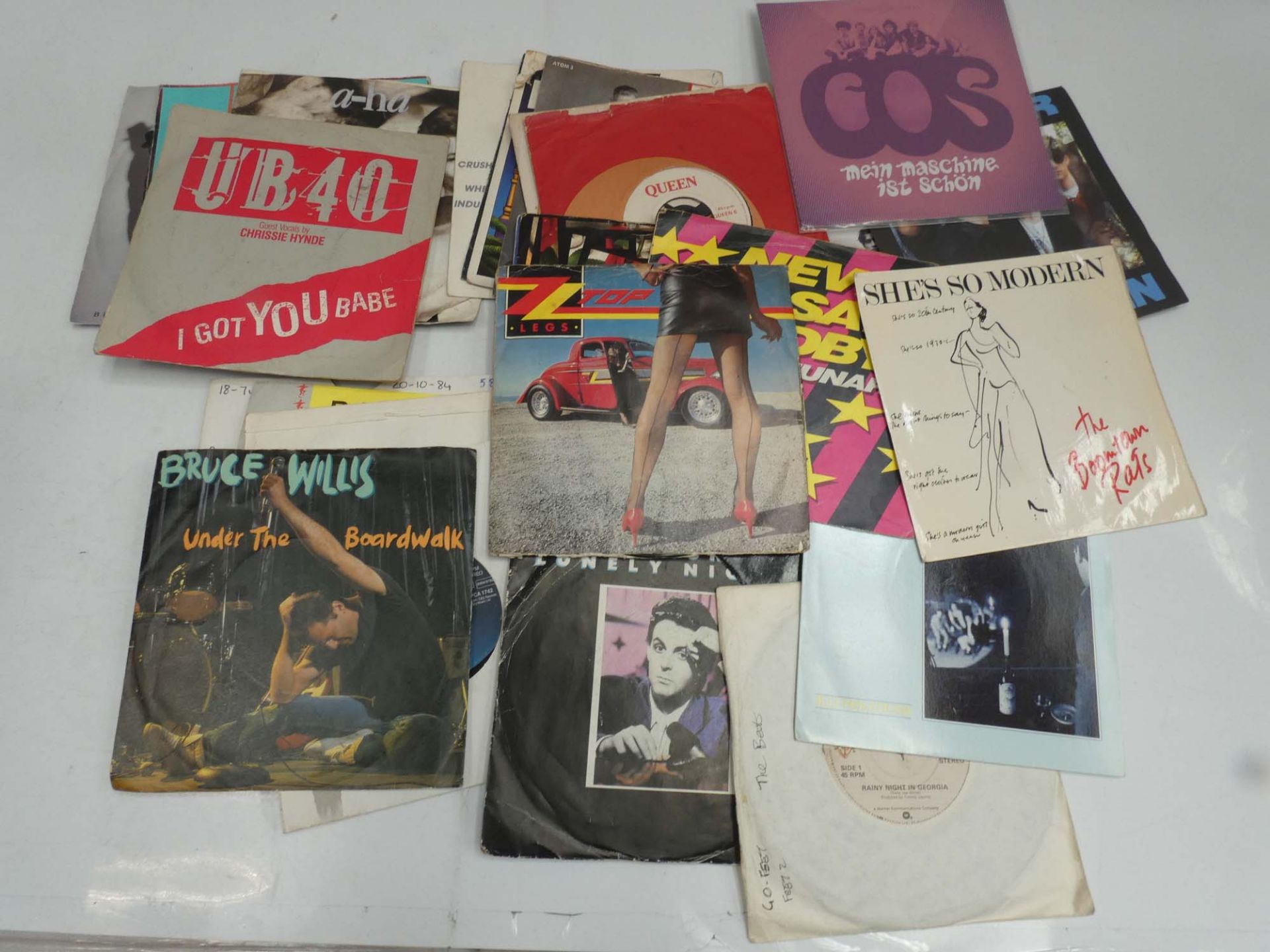 Box containing LP and 45 records to include Sonic Youth, Sex Pistols, Dropkick Murphys, Gorillaz and - Image 2 of 2