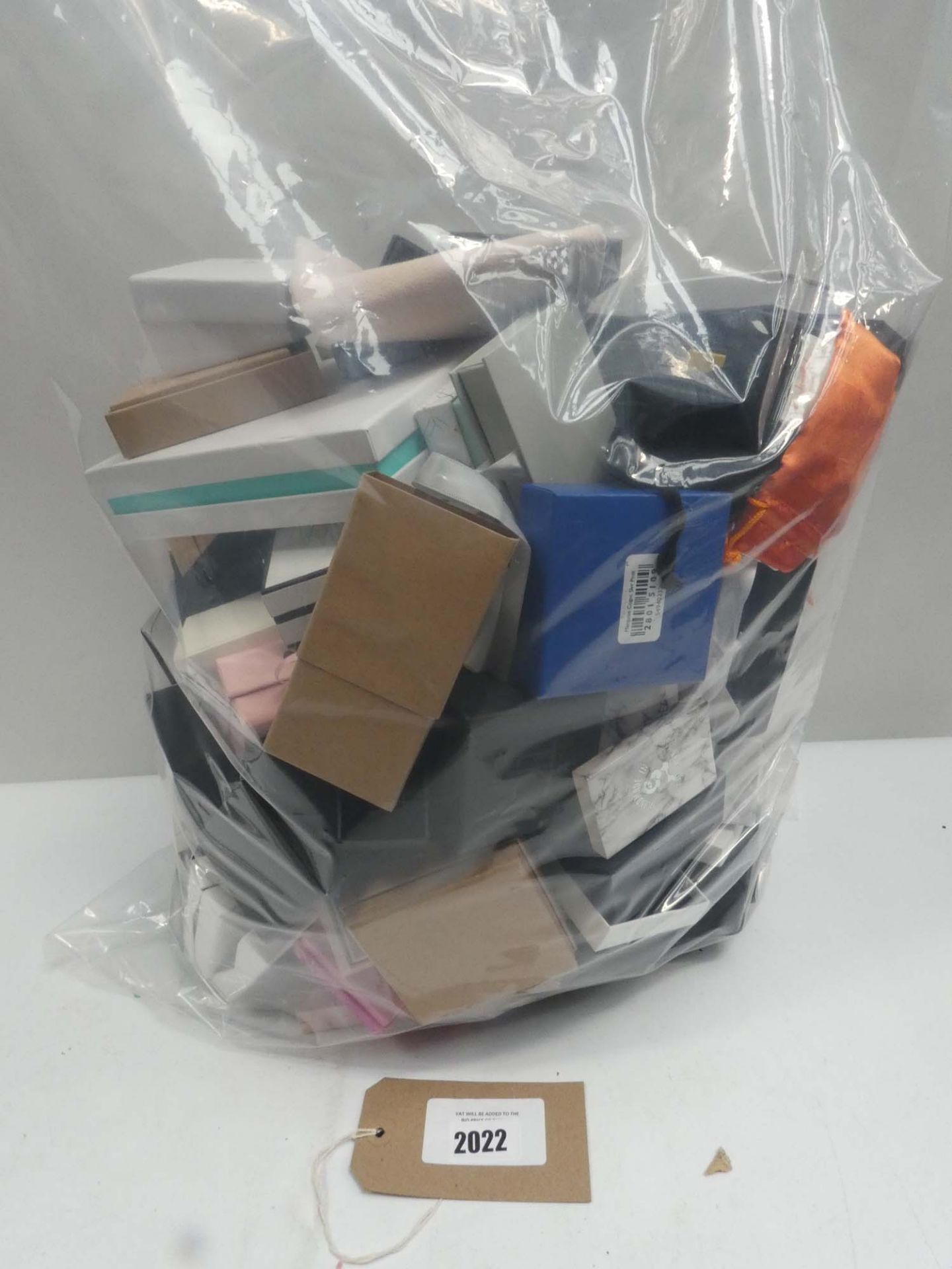 Bag containing quantity of empty jewellery boxes