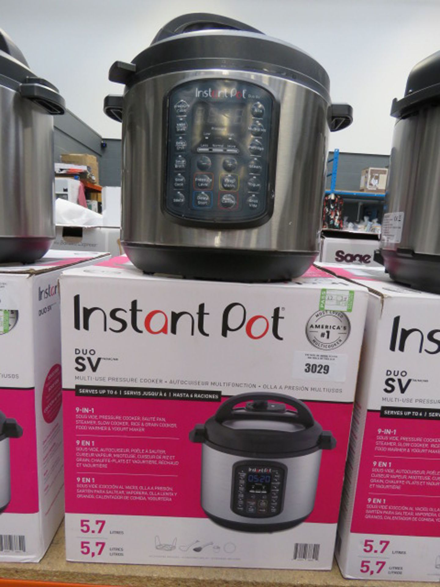 (39) Instant Pot multi use pressure cooker with box