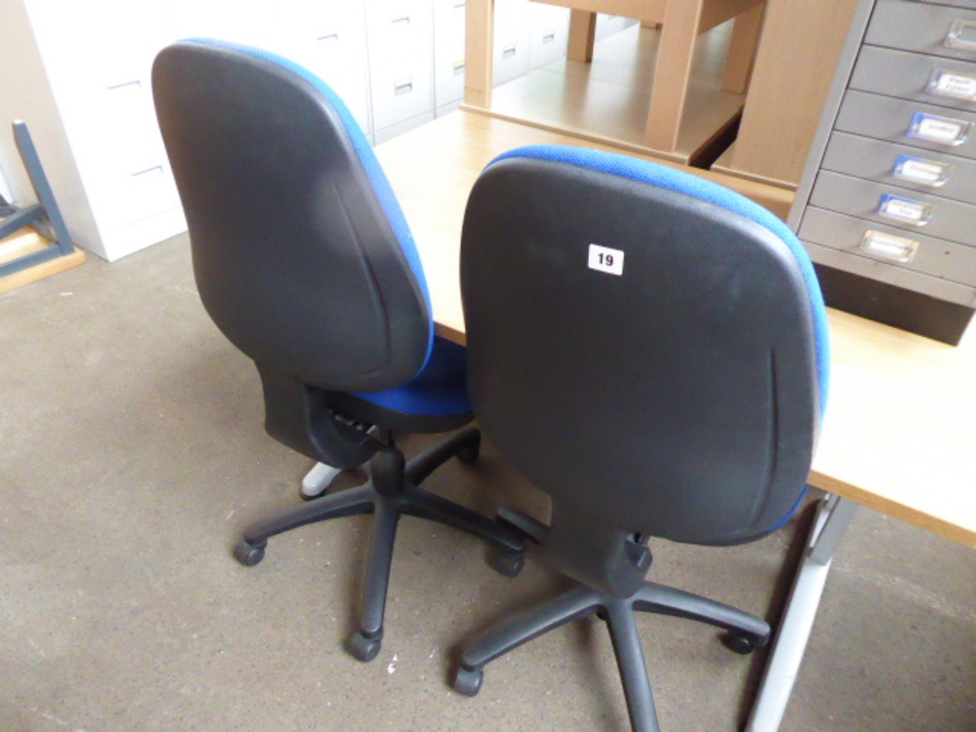 2 blue cloth swivel chairs - Image 2 of 2