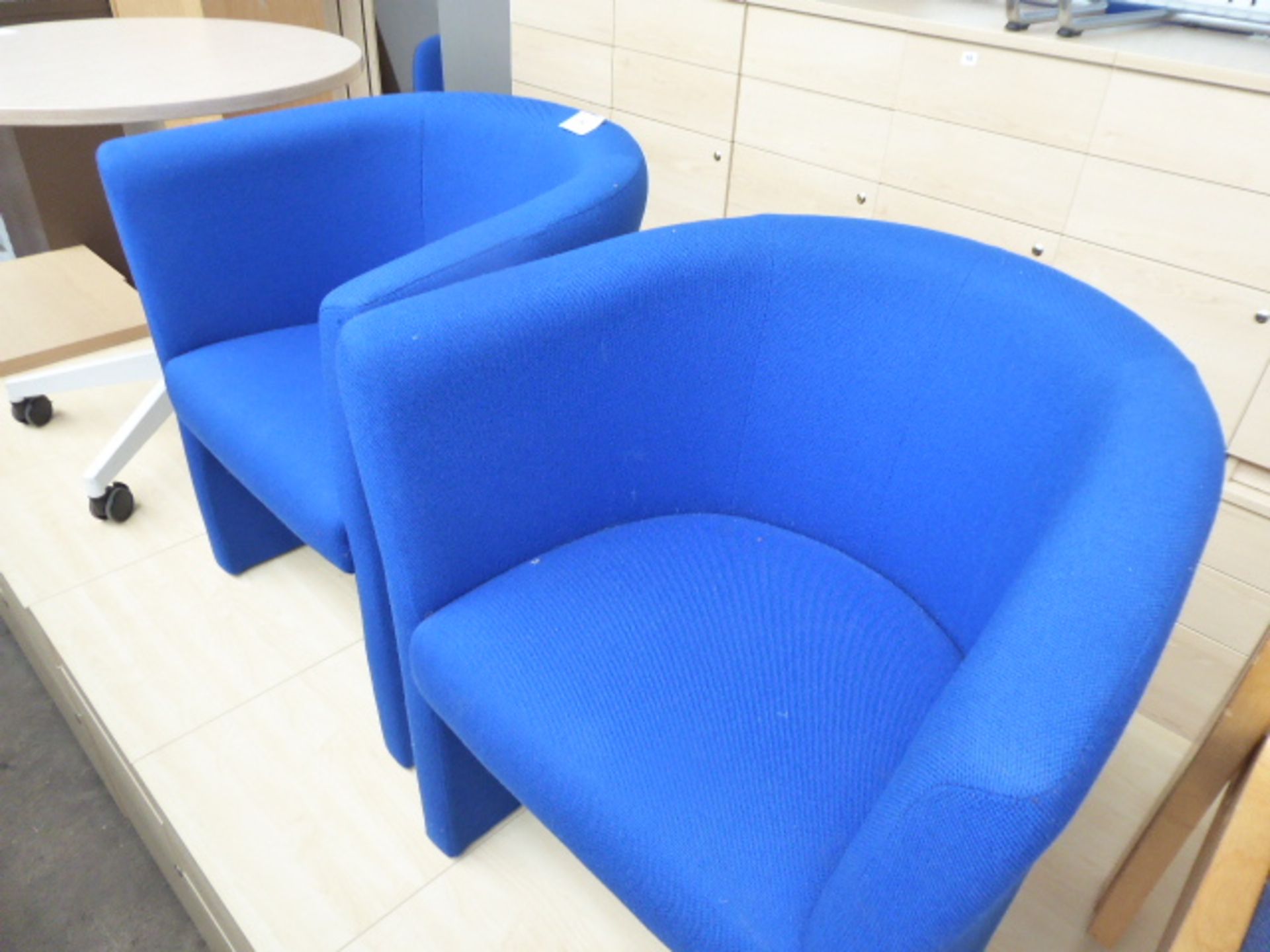 2 blue cloth tub chairs - Image 2 of 2