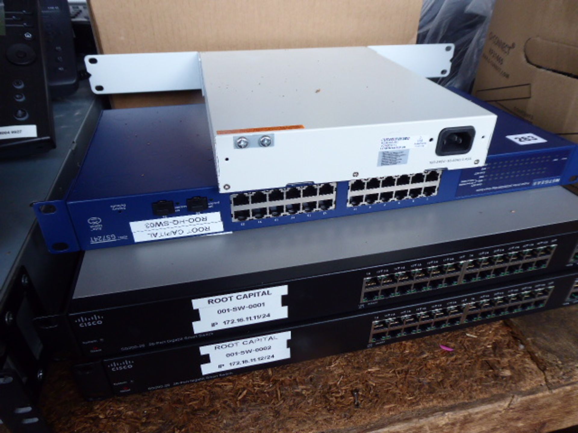 Shelf of Telecoms equipment and IT including 8 Yealink and Polycom desk phones,a UPS 2 Cisco - Image 4 of 5