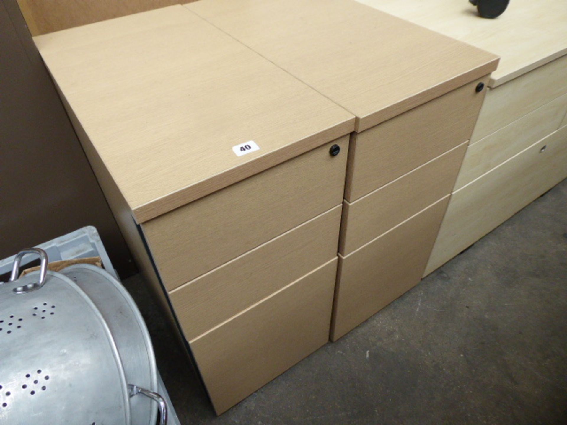 2 oak effect 3 drawer desk height pedestals, 32cm wide - Image 2 of 3