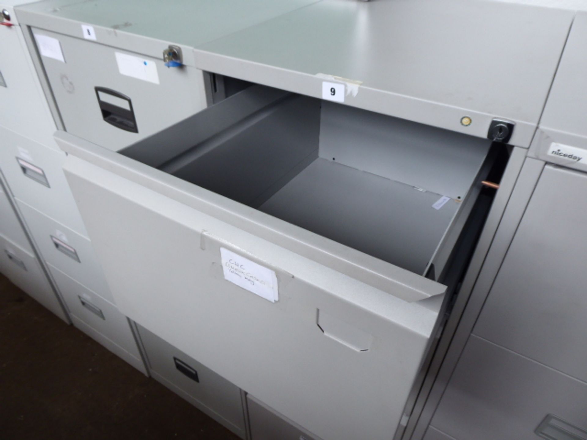 47cm grey 4 drawer filing cabinet - Image 2 of 2