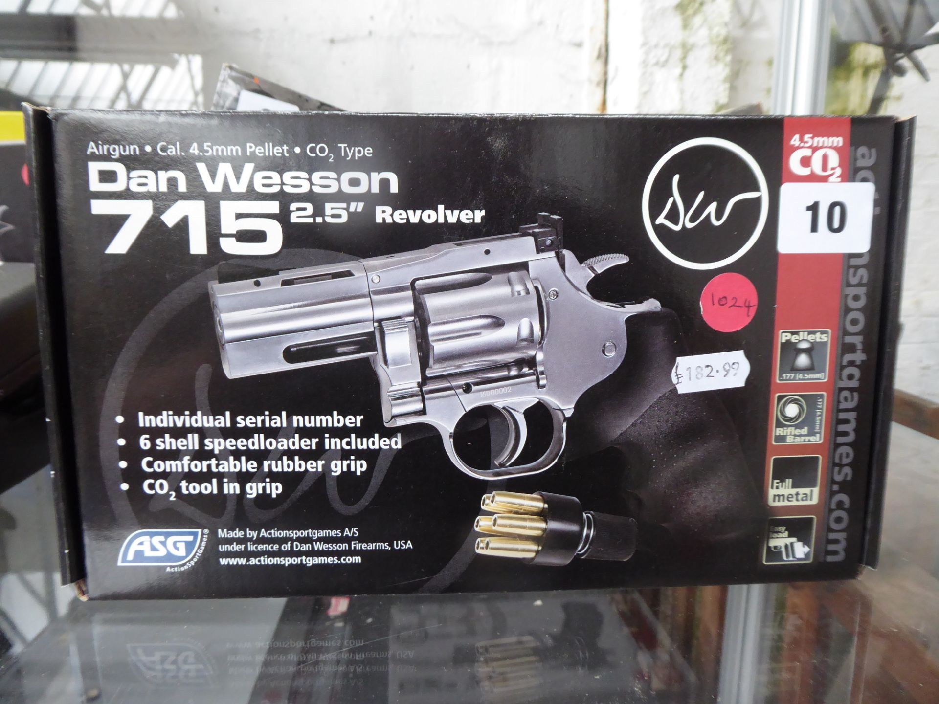 Boxed Dan Wesson revolver C02 .177 pellet air pistol
