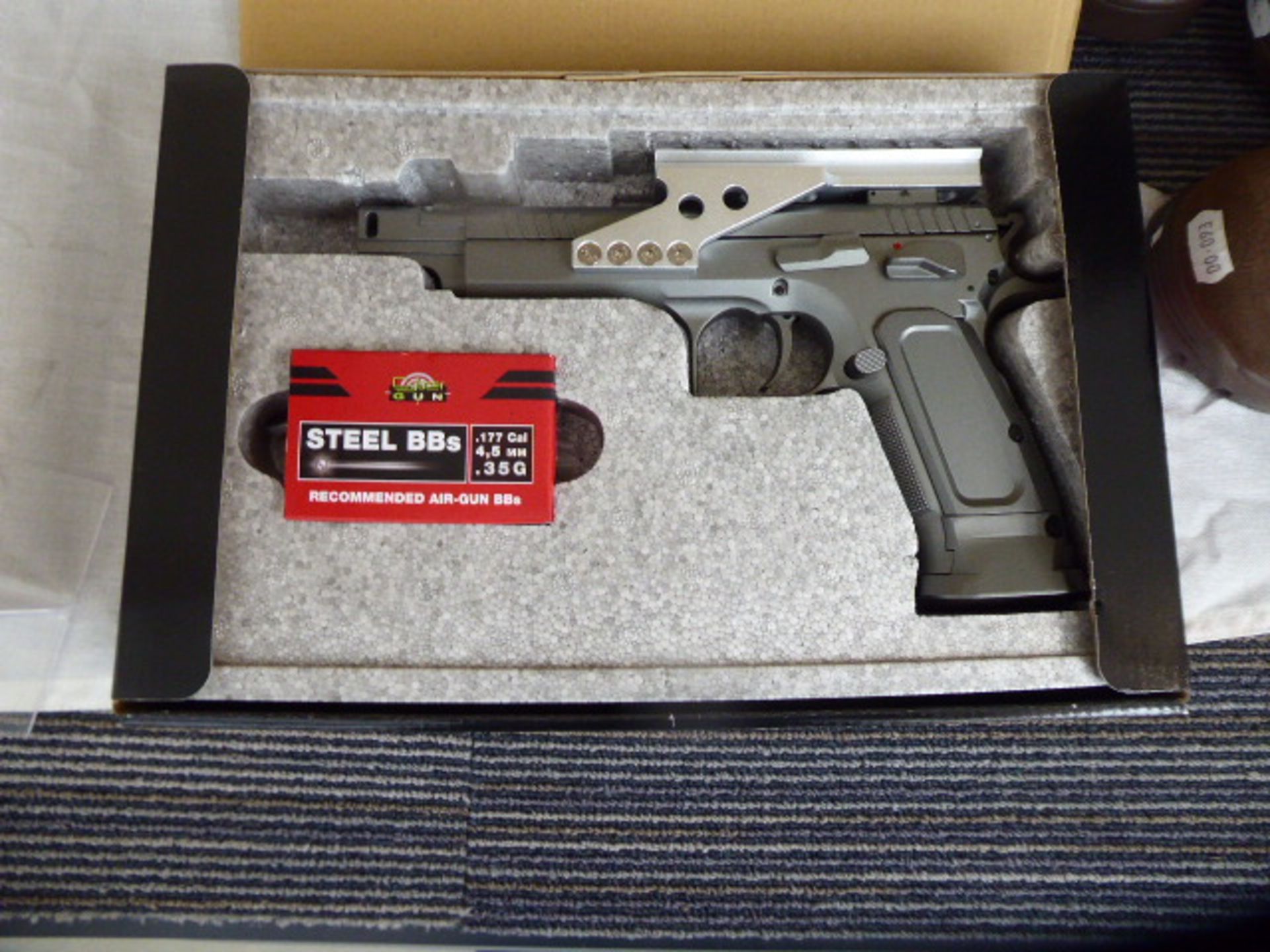 Boxed Tanfoglio Gold Custon C02 .177 metal BB air pistol - Image 2 of 2