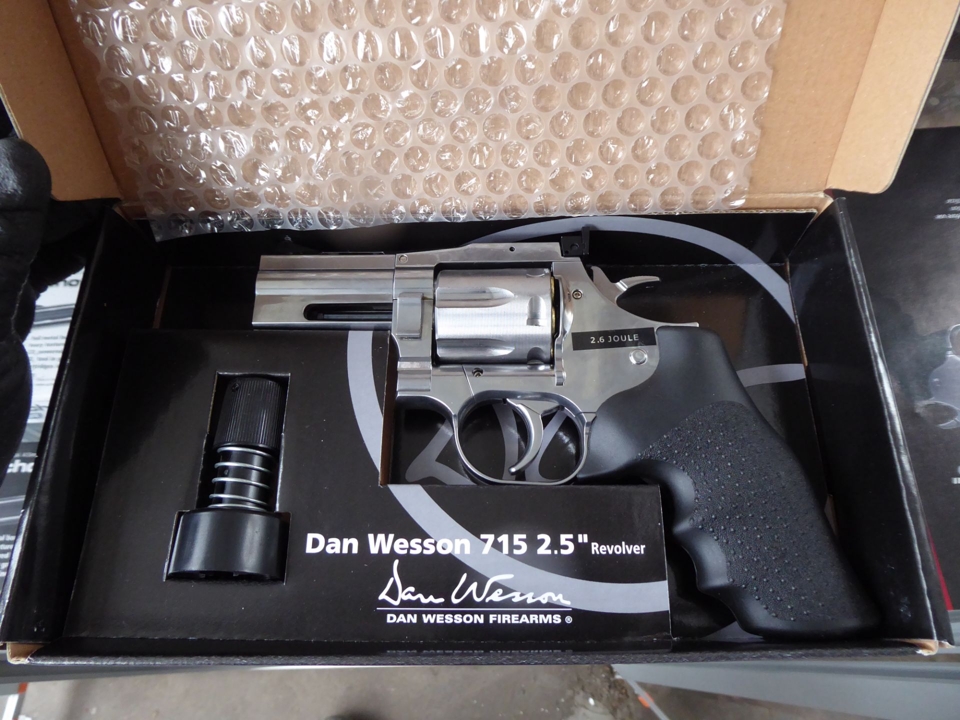 Boxed Dan Wesson revolver C02 .177 pellet air pistol - Image 2 of 2