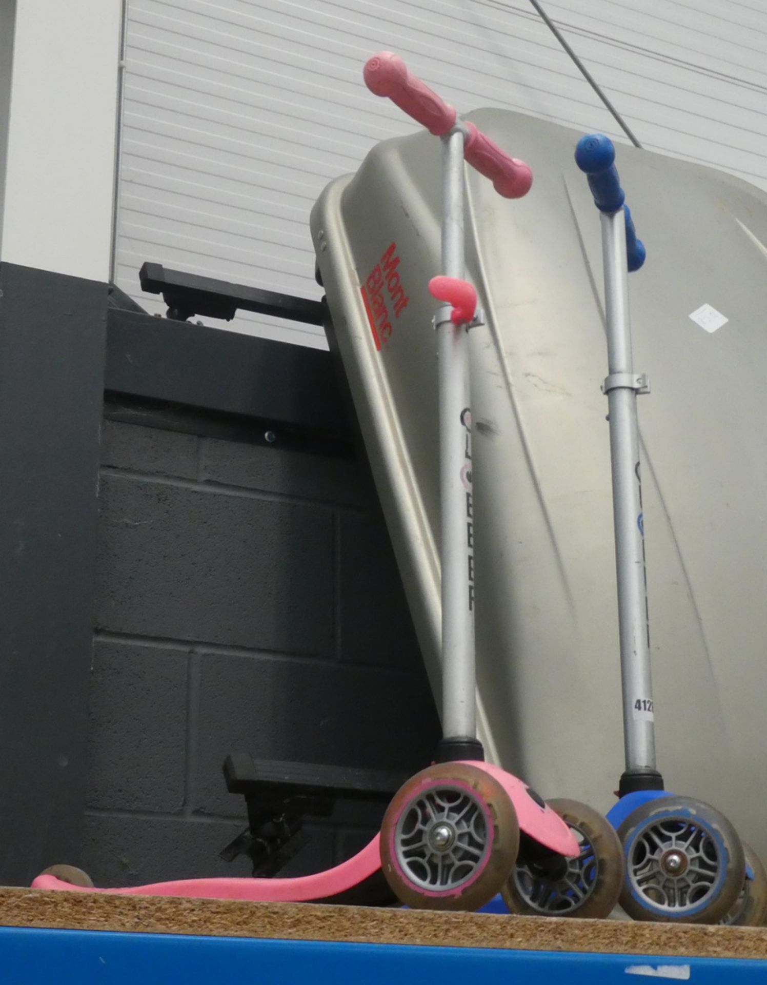 2 Globber scooters