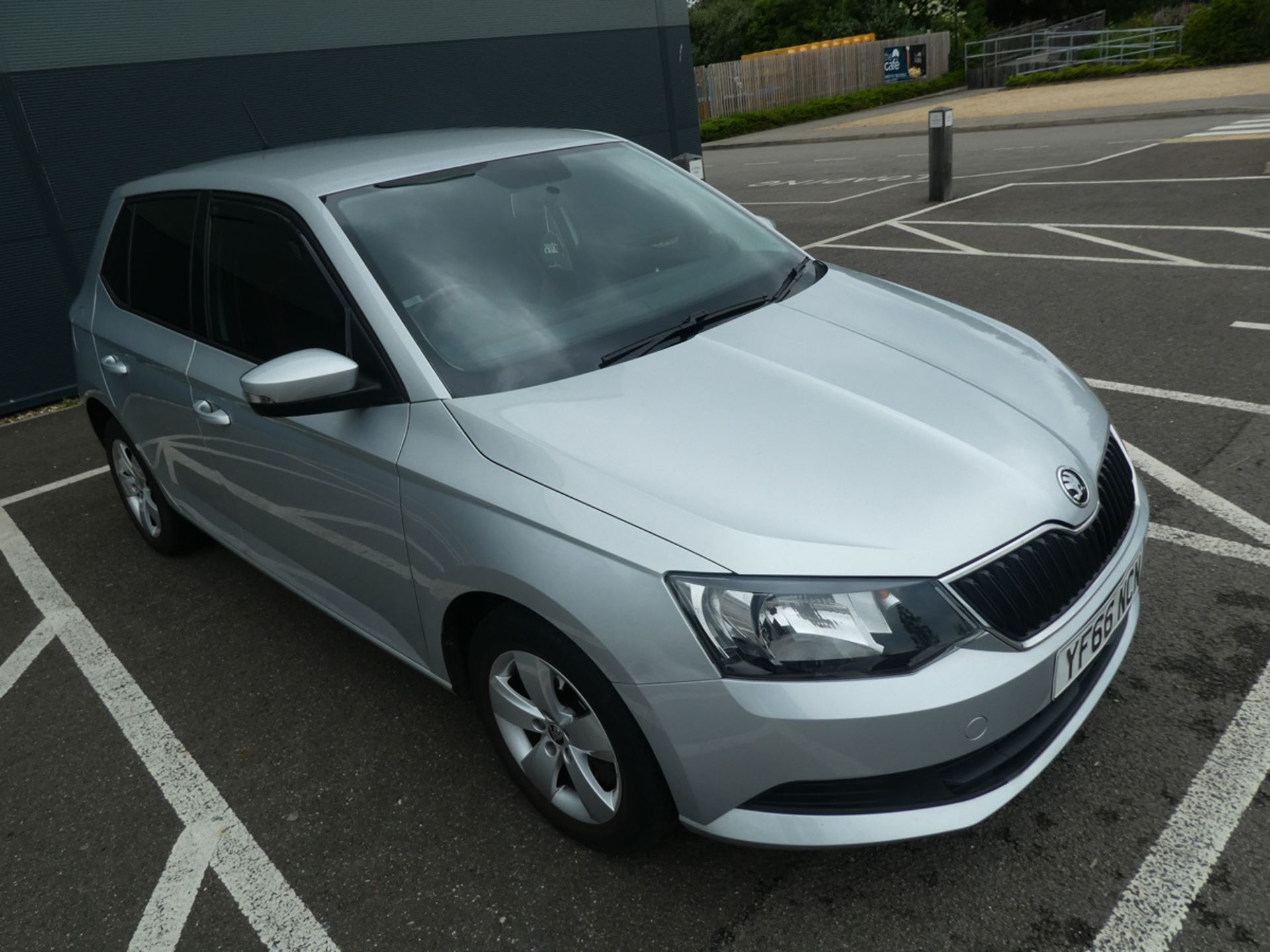 YF66 NCN (2016) Skoda Fabia 1.2 TSi SE petrol in silver MOT: 30/10/2021 - Image 2 of 19