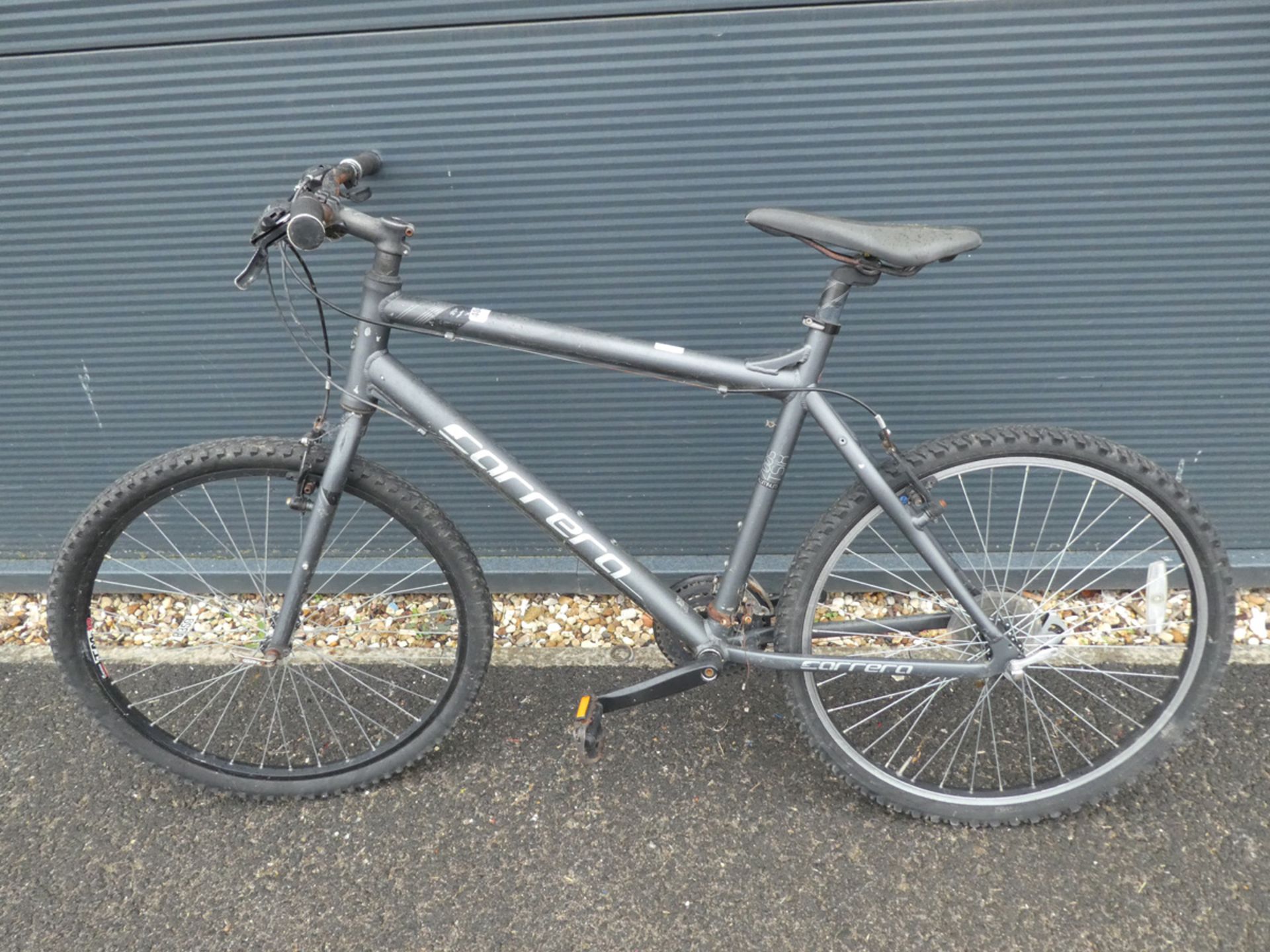 4056 - Carrera mountain bike in grey