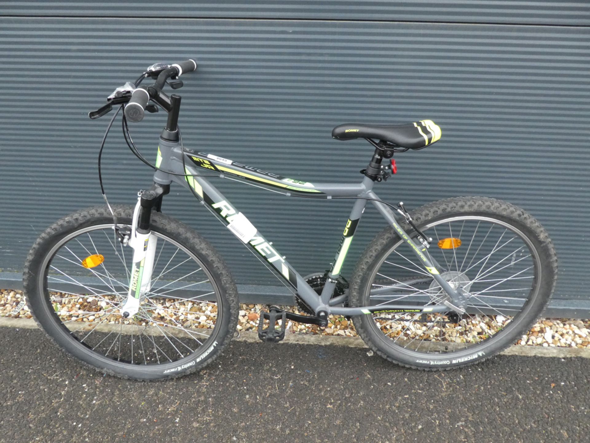 Rommett mountain bike in green and grey