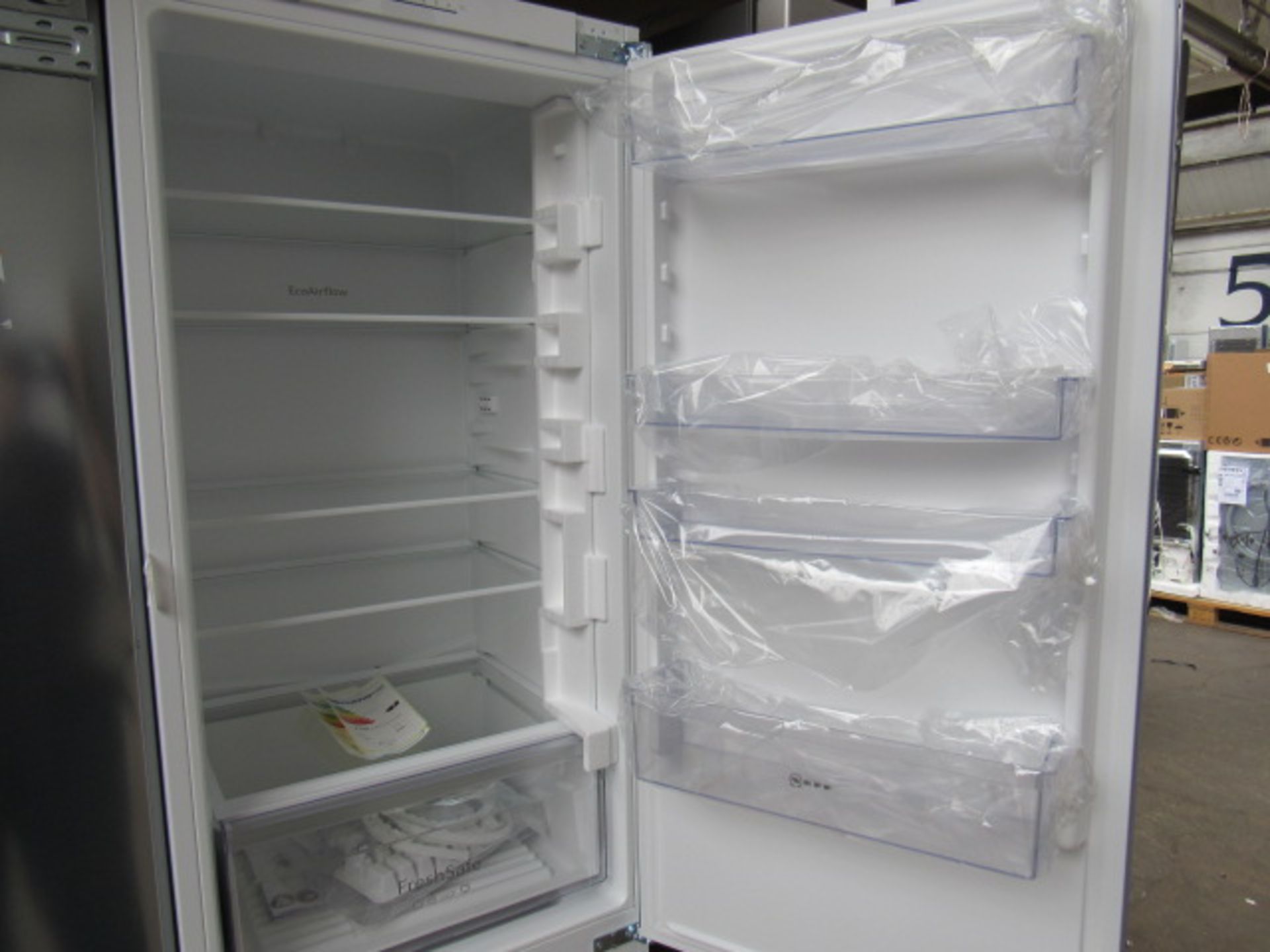 KI5871SF0GB Neff Built-in fridge-freezer combination - Image 2 of 3