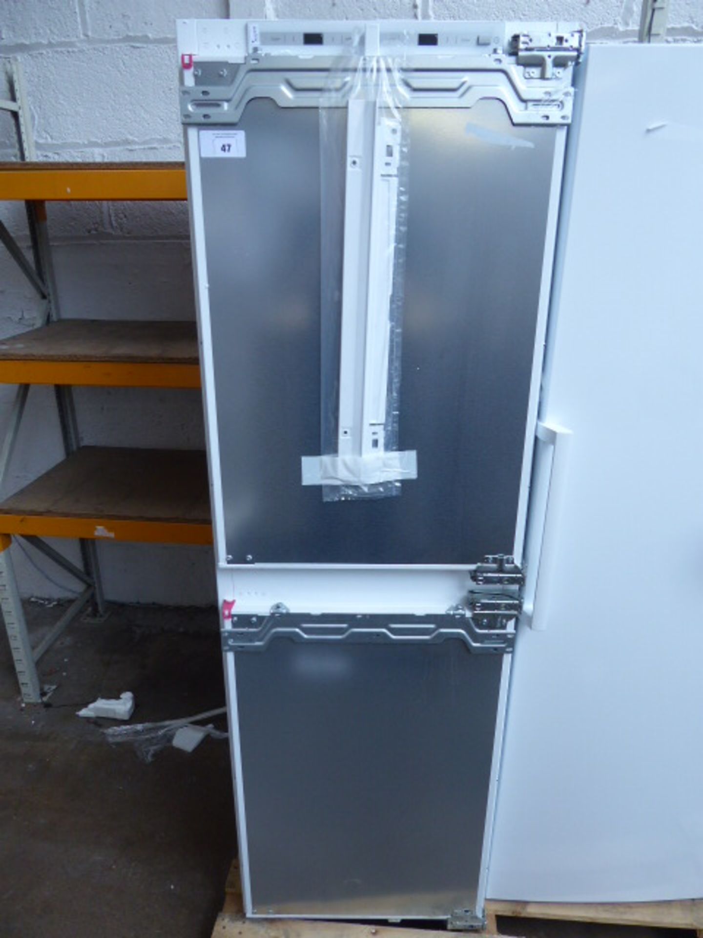 KI7853DE0GB Neff Integrated fridge/freezer