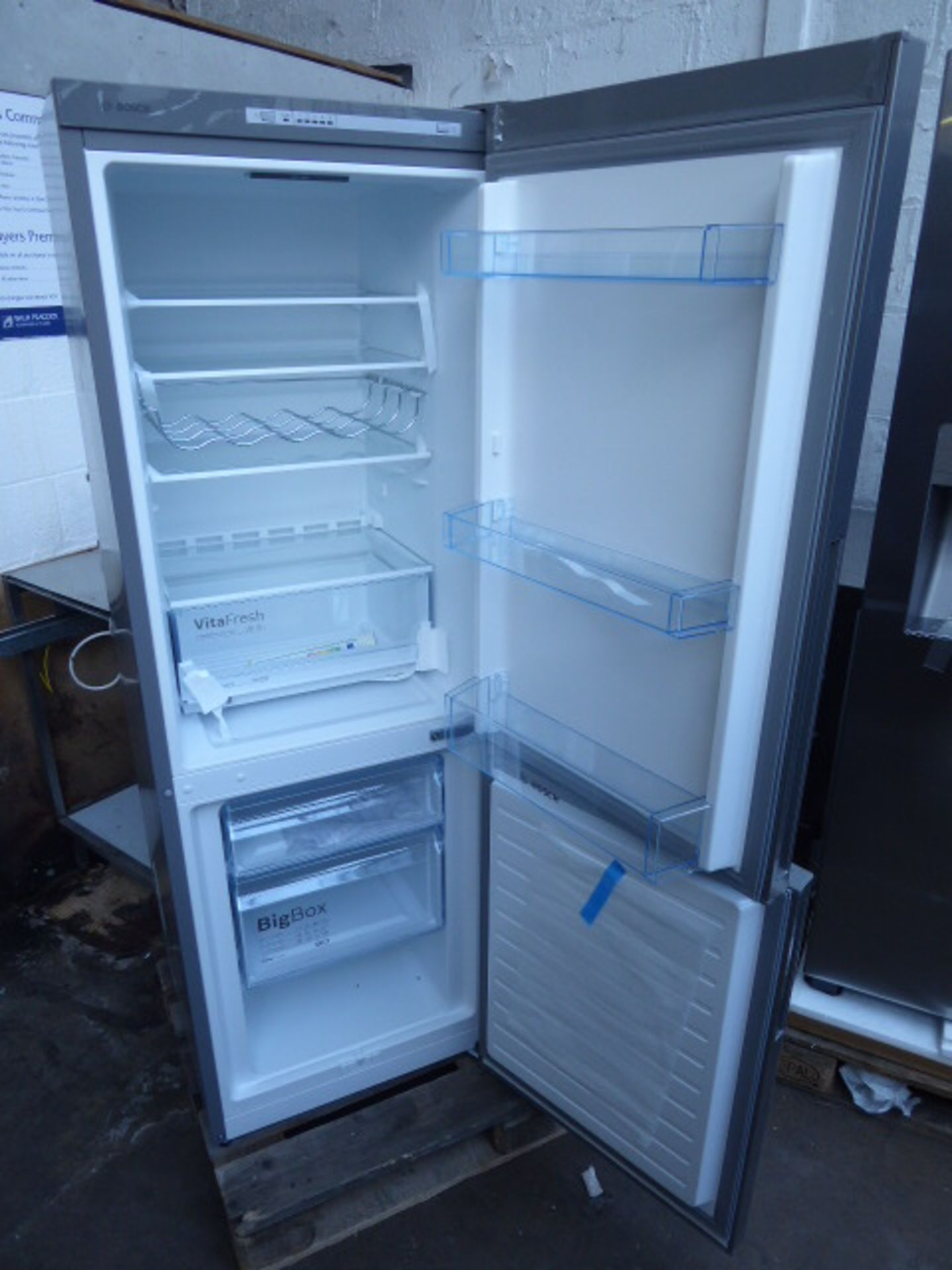 KGV33VLEAGB Bosch Free-standing fridge-freezer - Image 5 of 6