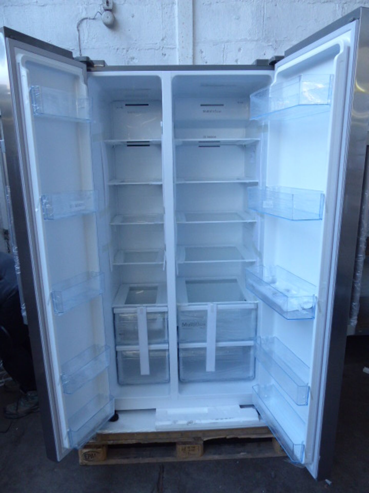 KAN93VIFPGB Bosch Side-by-side fridge-freezer - Image 2 of 2