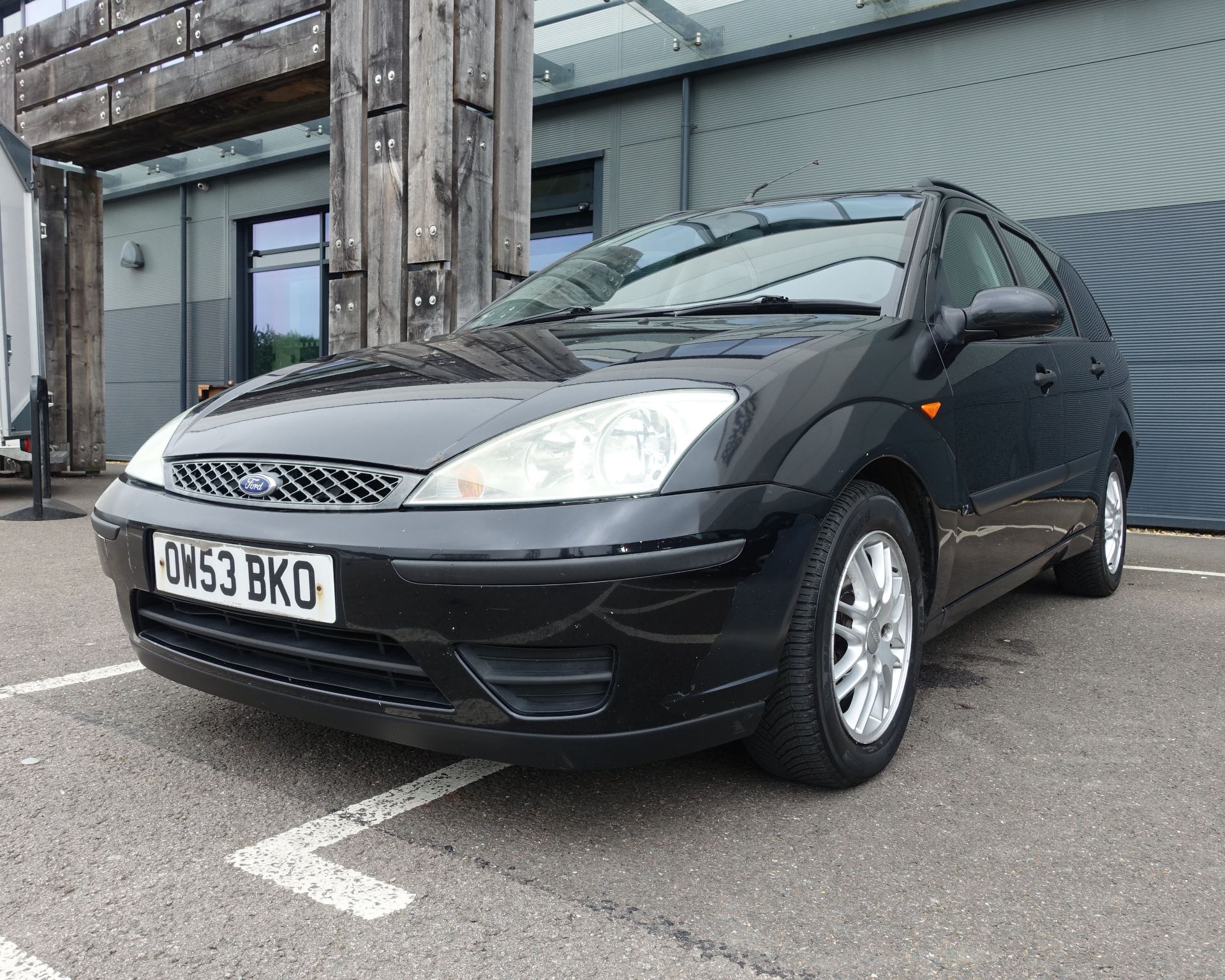 OW53 BKO 2003 Ford Focus 1.8 TD-Di, 5 door estate in black, 1753cc diesel, 2 keys, service print